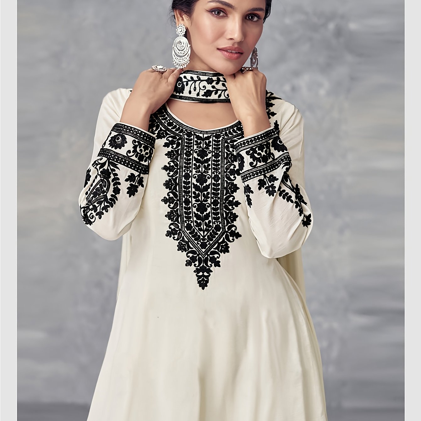 Women'S Loose Fit Ensemble Set with Floral Pattern - Elegant Long Sleeve Dress & Traditional Jewelry, Beige with Black & White Design, Perfect for Spring/Fall, Cultural Wear|Elegant Evening Wear|Polyester Ensemble