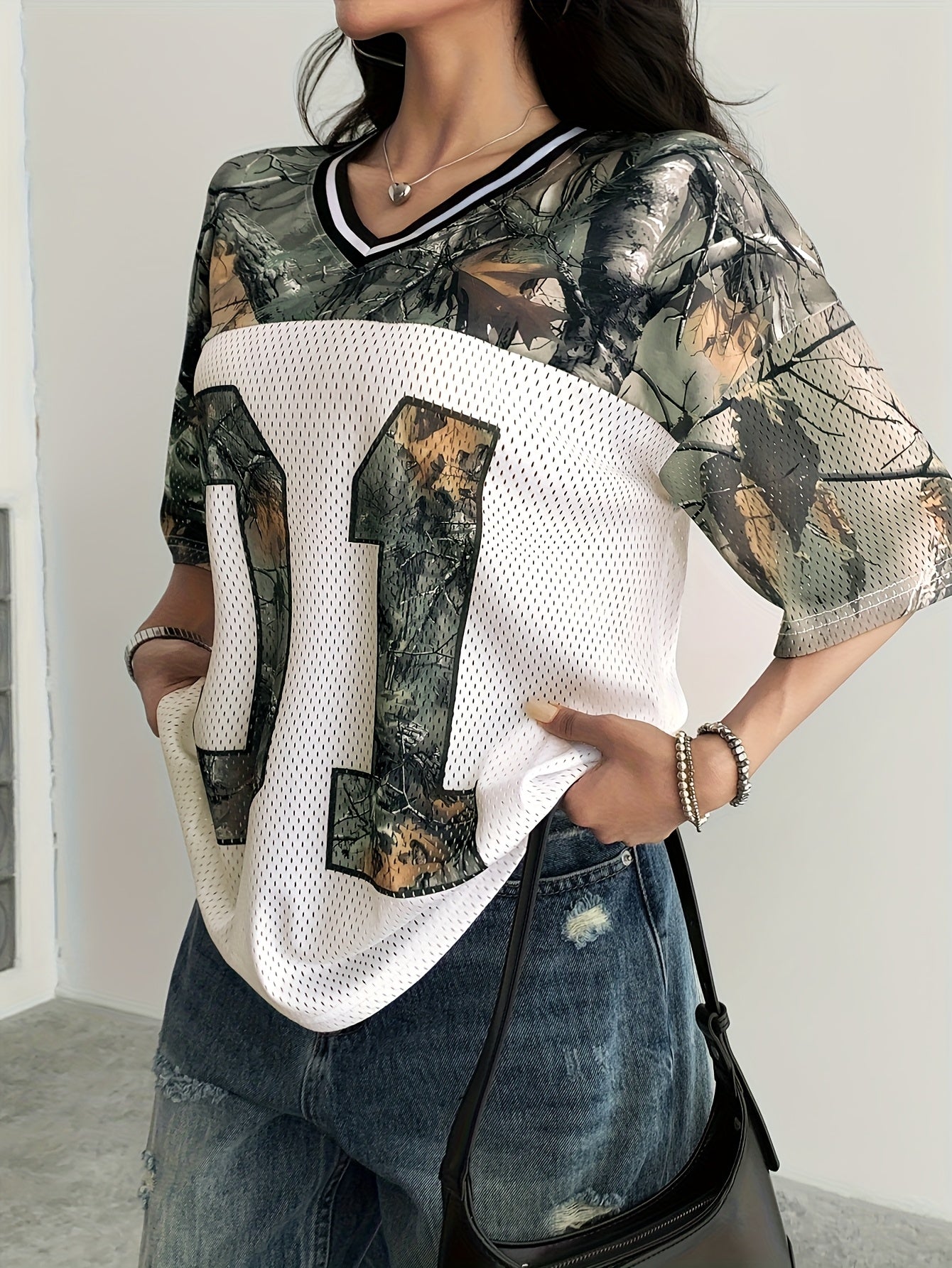 Women'S Y2K-Inspired Camo Print T-Shirt with V-Neck, Short Sleeves, and Color Block Design - Casual Loose Fit, Hollow-Out Detail, All-Season Top PB-775, Casual Wear|Vacation Style|Trendy Look
