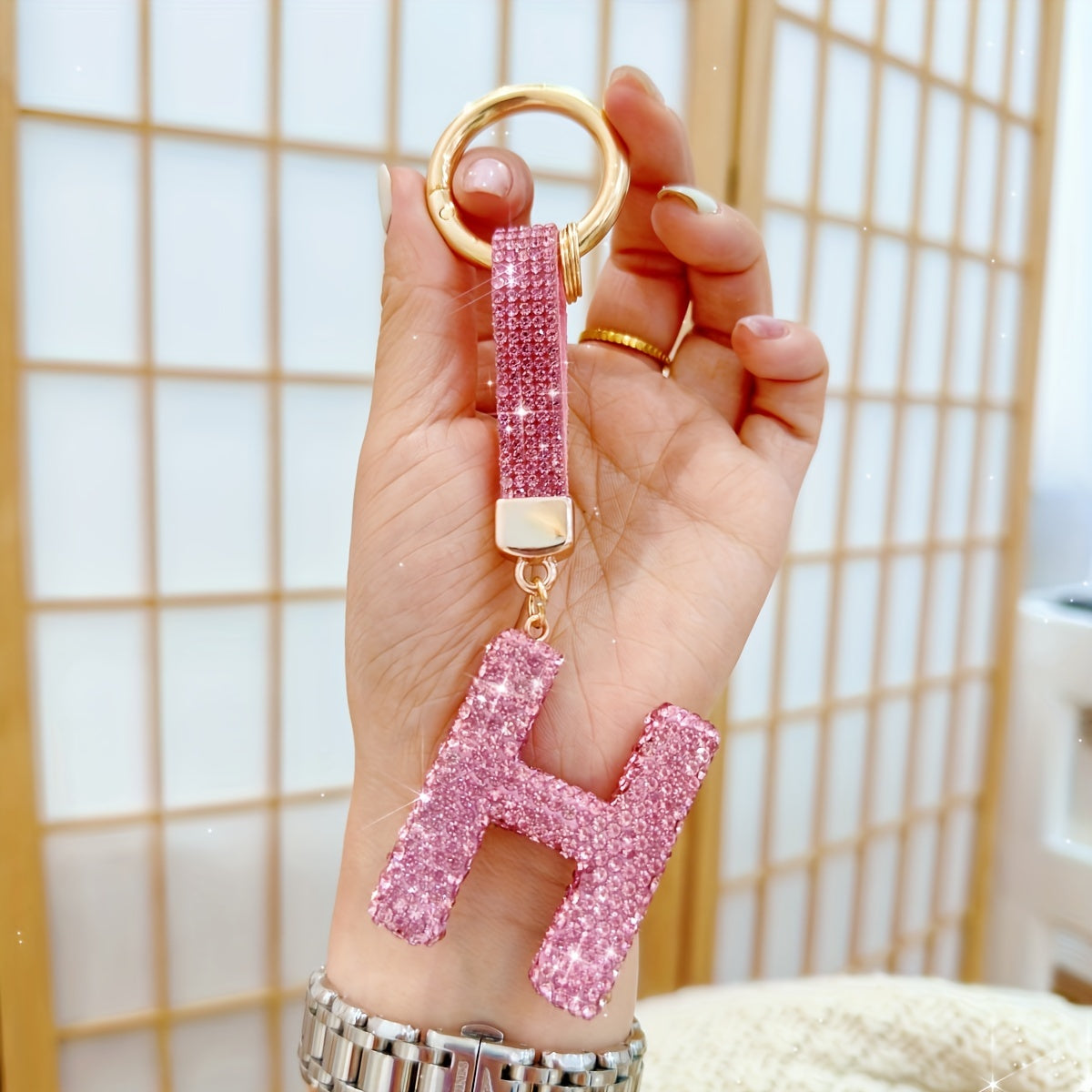 Personalized Rhinestone Initial Keychain – Shiny Pink Alphabet A–Z Charm Pendant for Women – Decorative Alloy Key Ring with Buckle – Birthday & Festival Gift