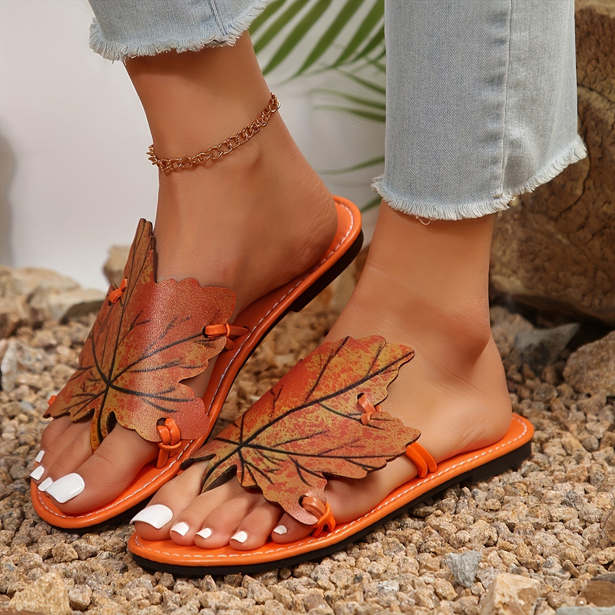 Women'S Maple Leaf Flat Sandals, Lightweight Soft Sole Summer Flats, Casual Beach Slides, All-season Slip-on Open Toe Strappy Back Shoes with TPR Sole