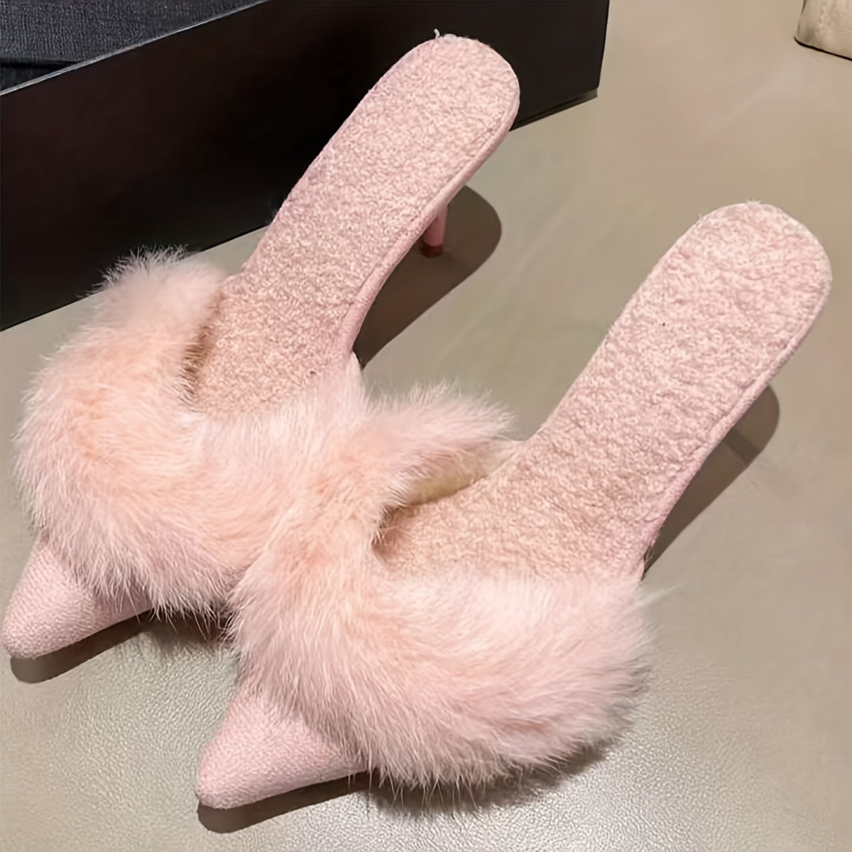 [Faux Fur Chic Slippers] Plush Faux Fur Chic Women's High-Heel Slippers - Pointed Toe, French Heel Design for Indoor & Outdoor Wear
