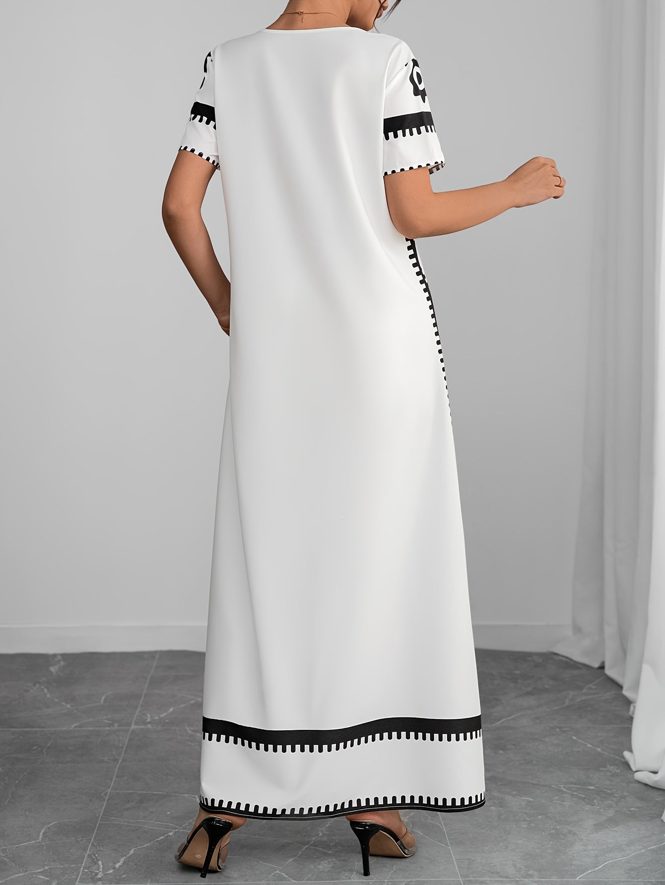 Women'S Elegant White & Black Floral Print Maxi Dress with Keyhole Detail - Casual Polyester Tunic Dress for Summer, Middle Eastern Ethnic Style, Lightweight & Breathable, Perfect for Casual Attire, Summer Casual Wear | Flora