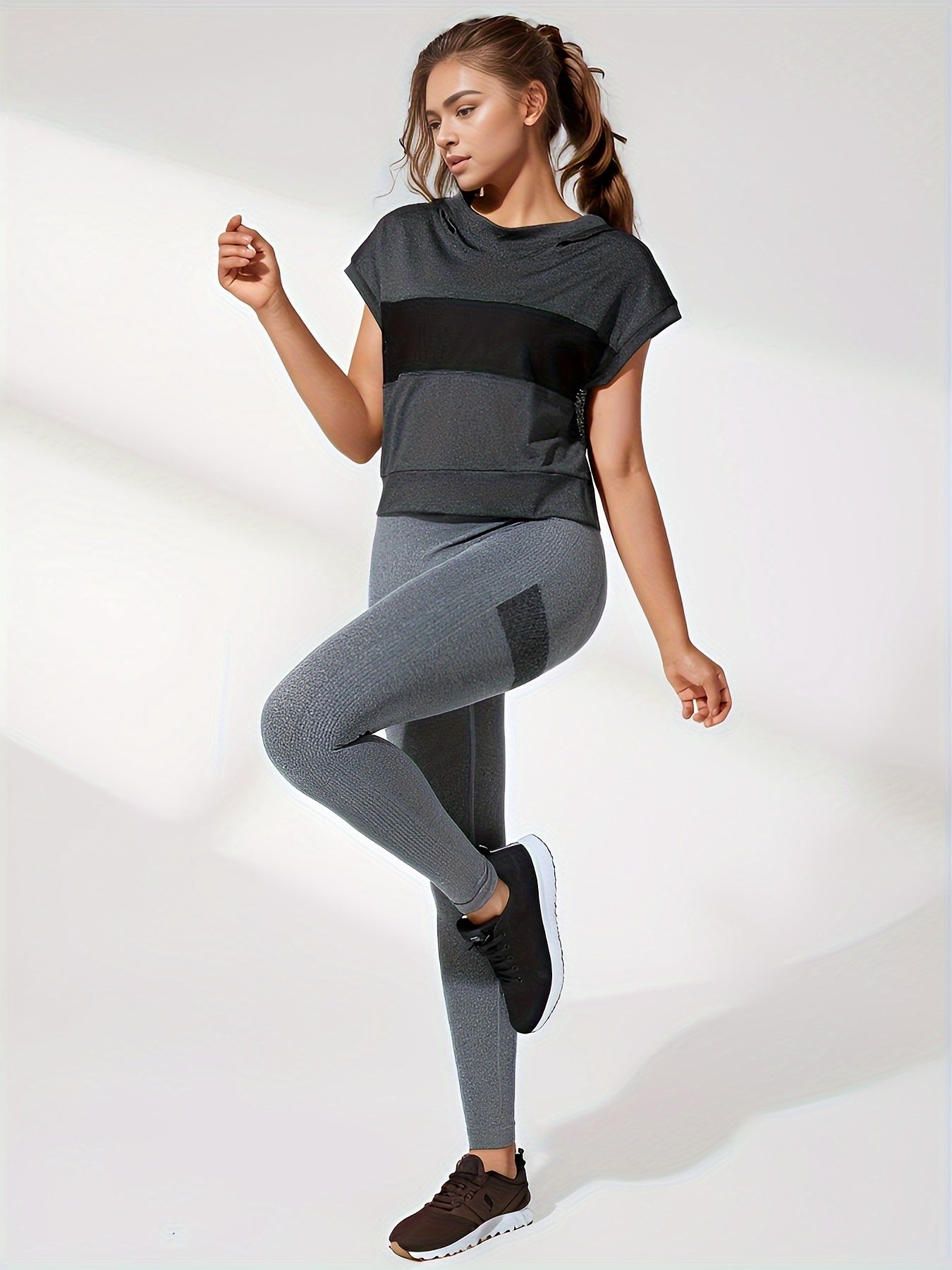 Women's High-Stretch Breathable Mesh Workout Jacket - Loose-Fit Sleeveless Yoga Running Top with Elegant Back Panel Design, All-Season Gym & Casual Outdoor Activewear, Racerback Design | Comfortable Fit, Workout Accessories