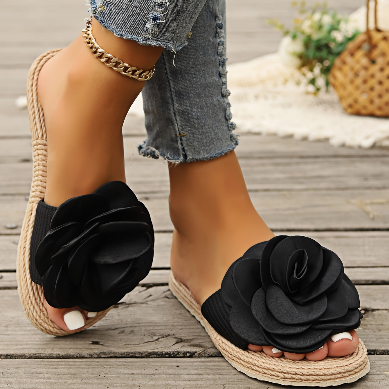 Women's Floral Slip-On Sandals – Casual Flat Slides with Fabric Upper & EVA Sole