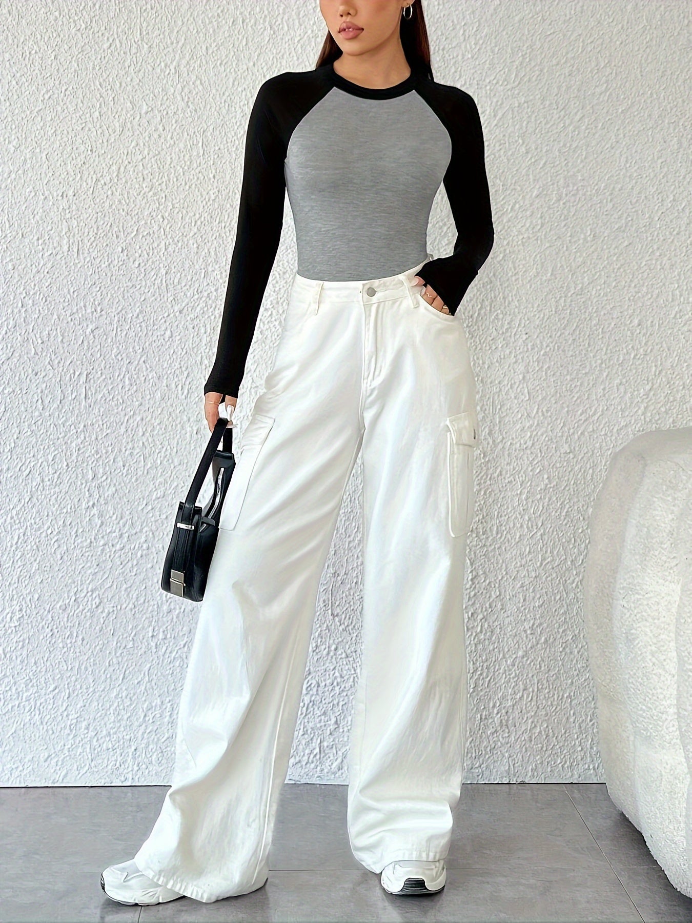 Color-Blocked Long-Sleeve Round-Neck Bodysuit, Women'S T-Shirt with Contrasting Color Patchwork, Long-Sleeve Jumpsuit with a Triangle Cut for a Sexy Look, Women'S Clothing.
