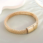 A Trendy Women's Bracelet With A Simple Style, Made Of Stainless Steel. It Has A Punk And Hip-hop Design, Suitable For Business, Daily Wear, Parties, Vacations, Birthdays, Anniversaries, And More.