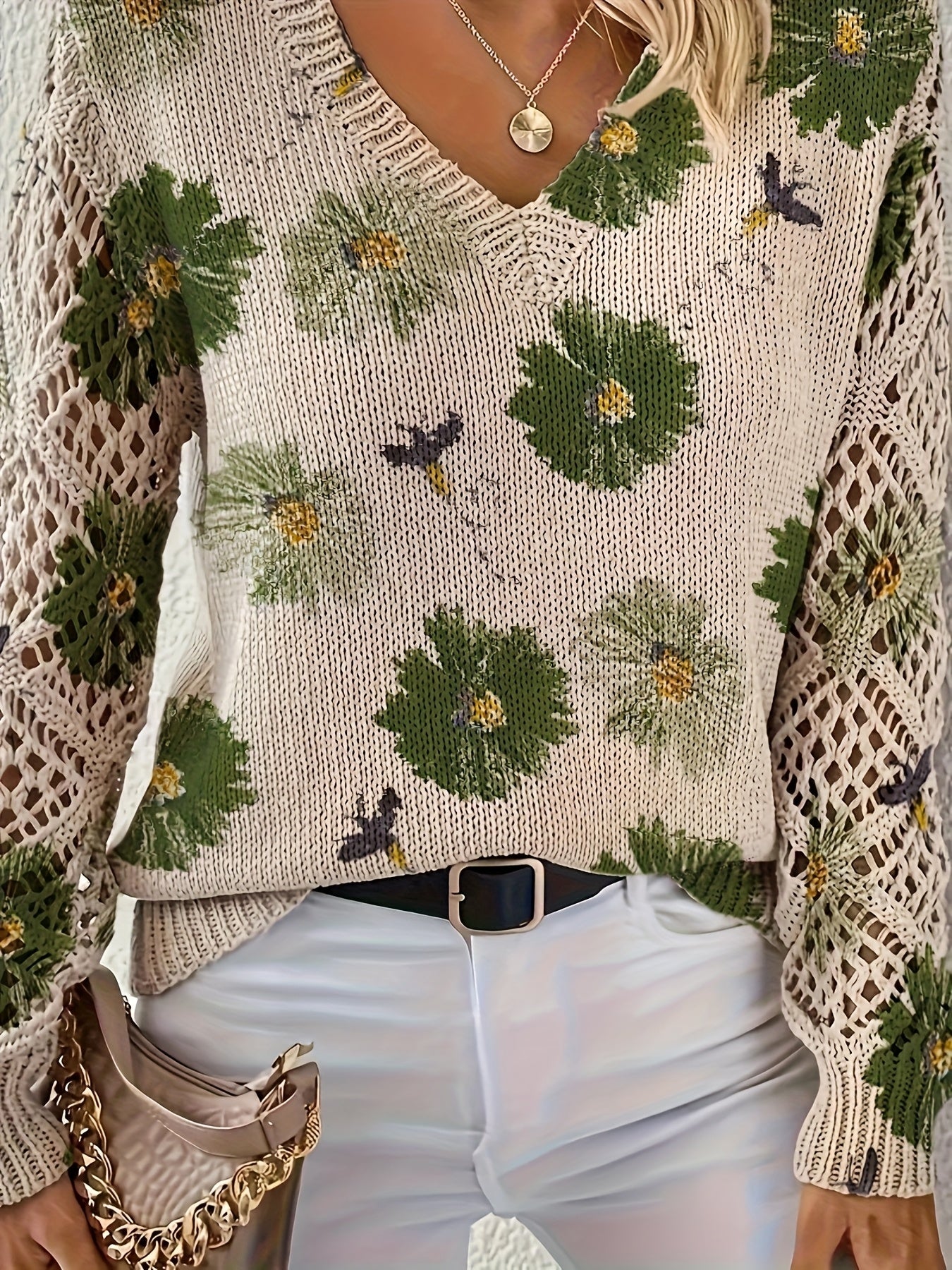 Graceful autumn and winter, spring and summer, four-season style, bohemian fashion, trendy versatile V-neck long-sleeve Women's top with floral digital print, all-over printed knitwear for office, streetwear, home, and travel