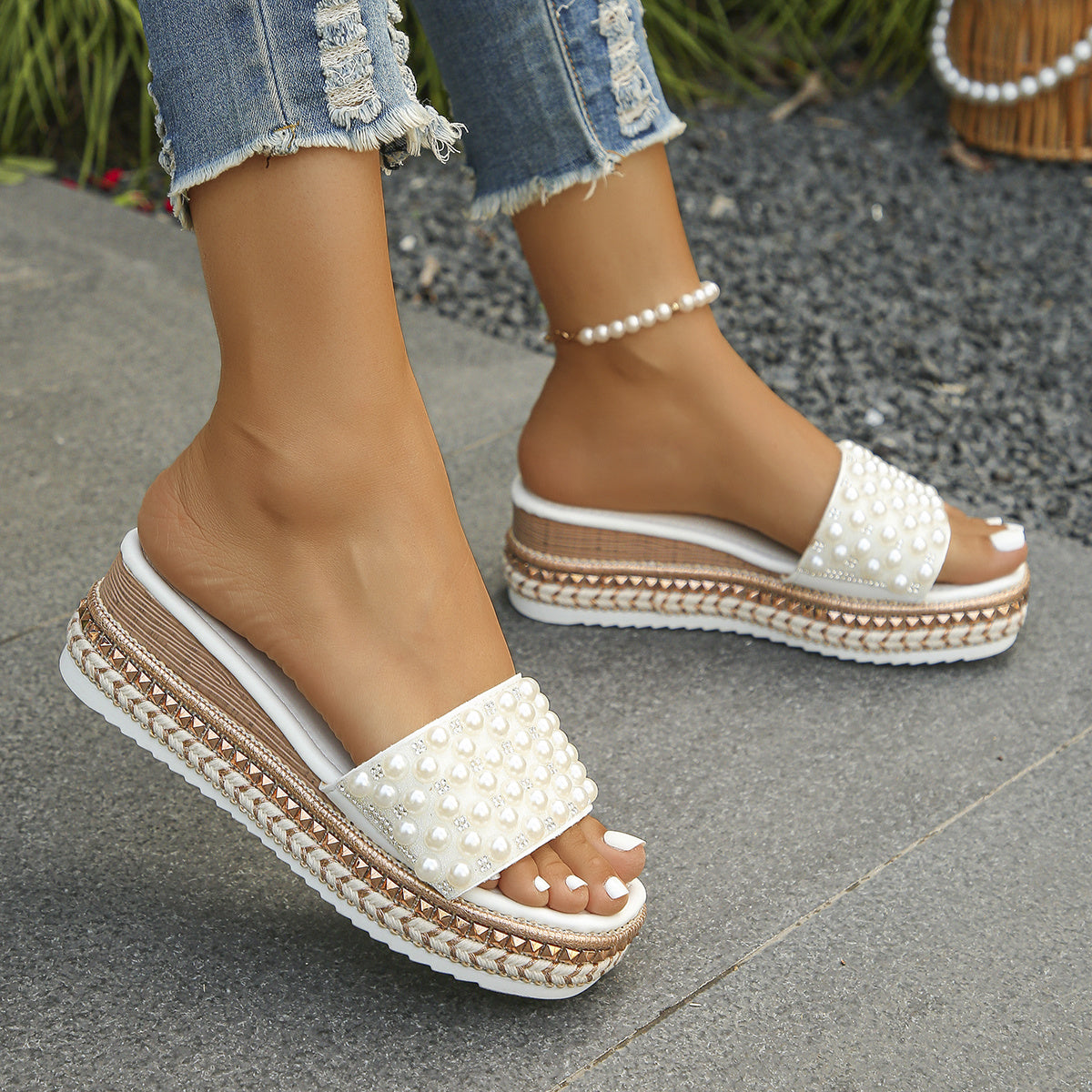 1 Pair Women'S Fashion Platform Slide Sandals, Summer Slip-On Open Toe with Pearl Embellishment, Non-Slip Rubber Sole, Man-Made Materials, Waterproof Thick Sole for Casual Outdoor Wear