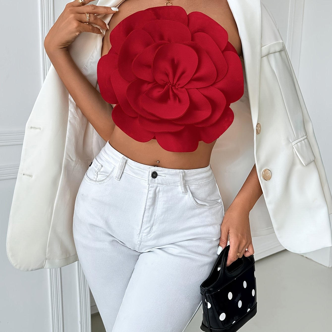 A European and American Women's strapless top with large flower decoration, sexy and fashionable, versatile and ready to ship