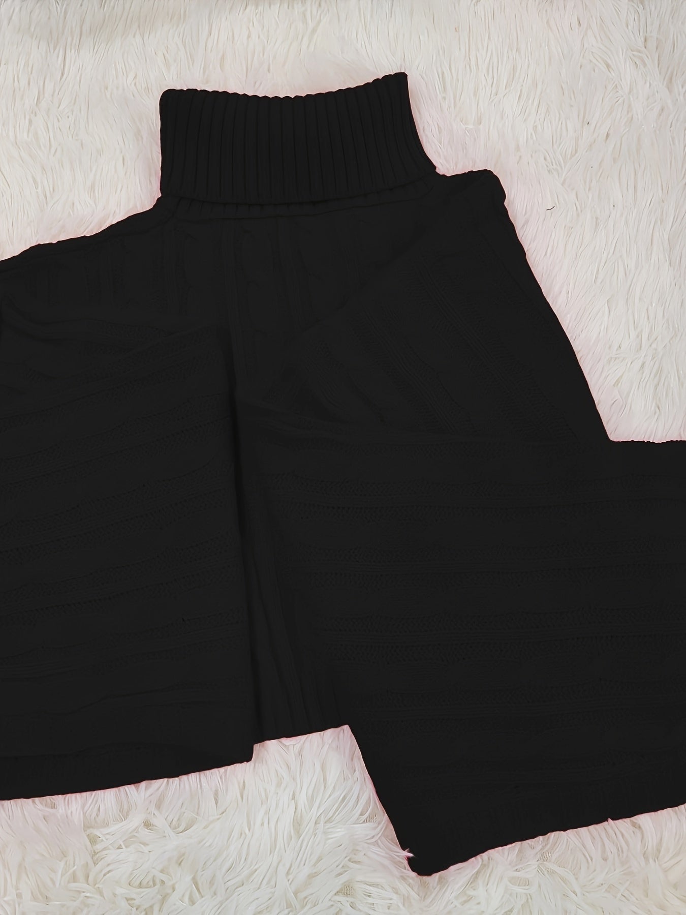 Cozy Turtleneck Cropped Sweater - Soft Knit, Loose Fit, Solid Colors - A Stylish Womens Layering Essential for Autumn/Winter
