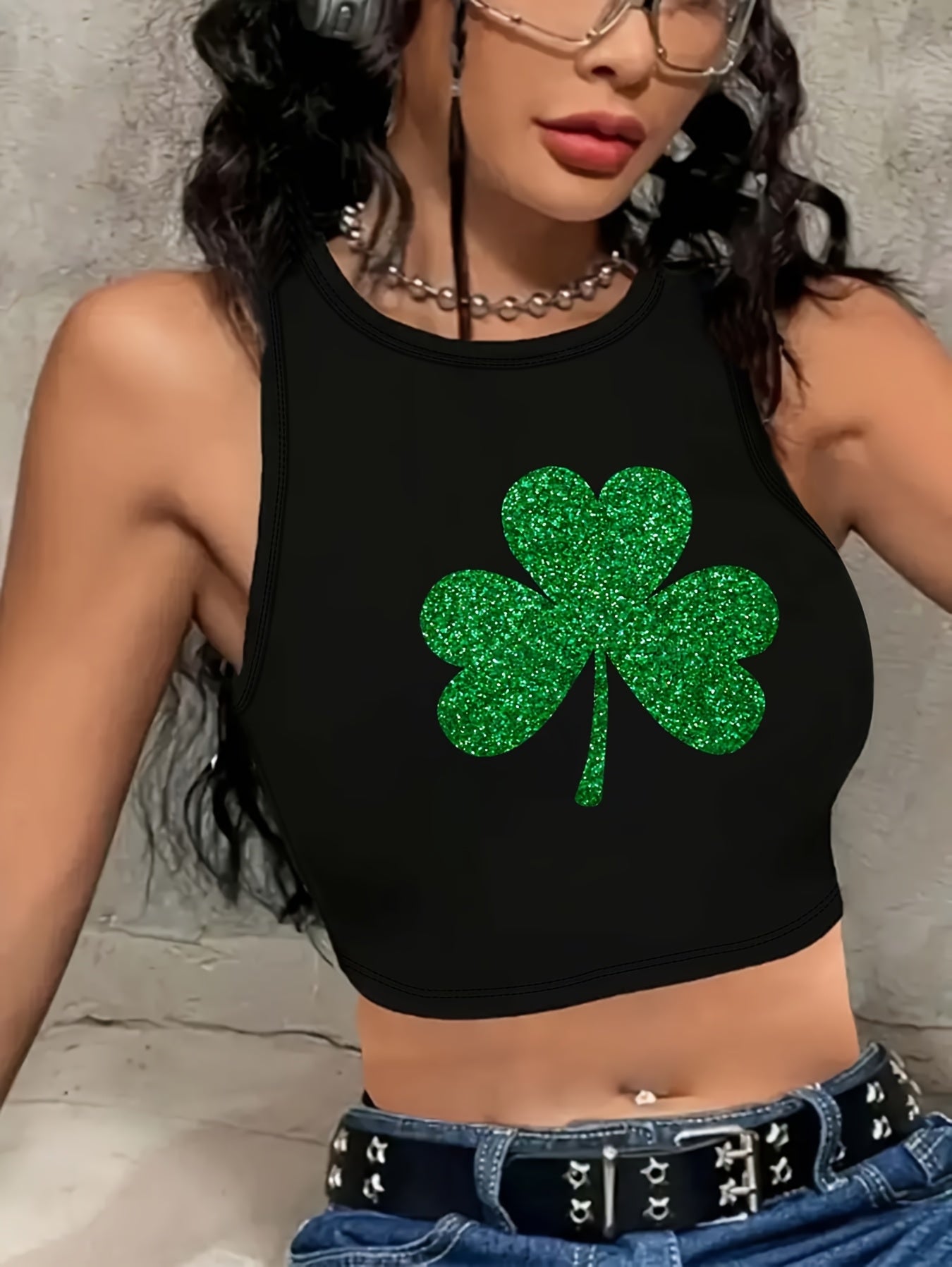 1pc St. Patrick'S Day Women'S Fashion Tank Top, Casual Round Neck Sleeveless Vest, Knitted Polyester Fabric, Stretch Fit, with Glitter Clover Print, for All-Season Chic Clothing