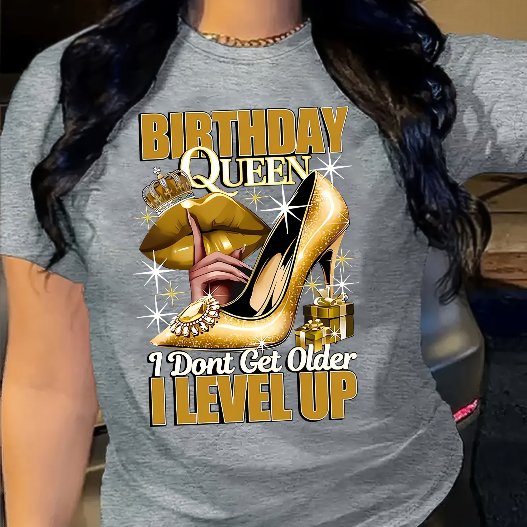 Birthday Queen Printed Women'S T-Shirt - Casual Crew Neck, Short Sleeve Top with High Heels & Crown Design, Perfect for Spring/Summer Celebrations, Birthday Party Apparel | Festive Design | Golden Crown Graphic, Birthday Part