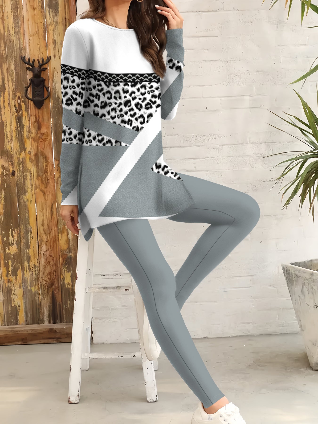 2pcs Elegant Women'S Knit Polyester Pantsuit, Crew Neck Long Sleeve Top with Side Split and Leopard Print Pants, All Over Print Design, Regular Fit, with Crew Neck Long Sleeve Top and Leopard Print Pants for Fall/Winter Colle