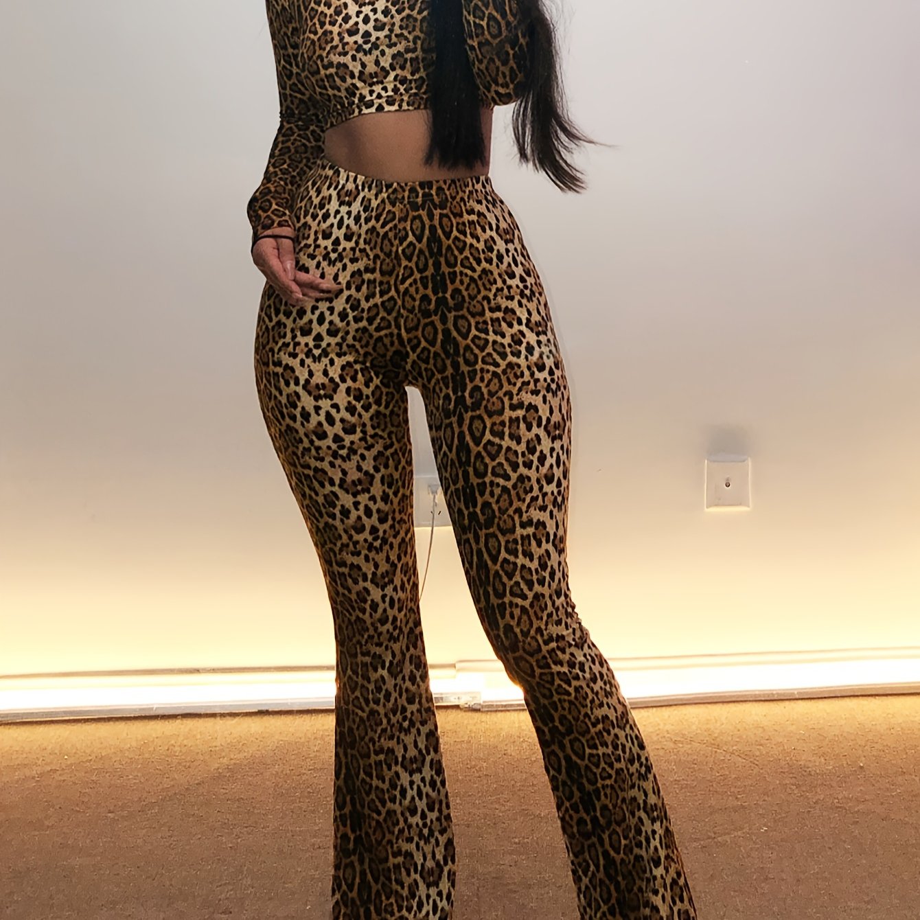 Chic Leopard Print 2pcs Set: Sexy Long Sleeve Crop Top & High-Waist Stretch Flare Pants - Perfect for Spring, Fall & Winter