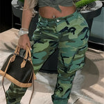 Women'S Y2K Camo Cargo Jeans, Featuring a Vintage Street Style, High-Waisted American Retro Army Green Straight-Leg Jeans for Women, with a Loose Fit And Relaxed Wide-Leg Design, Perfect for a High Street Vibe.