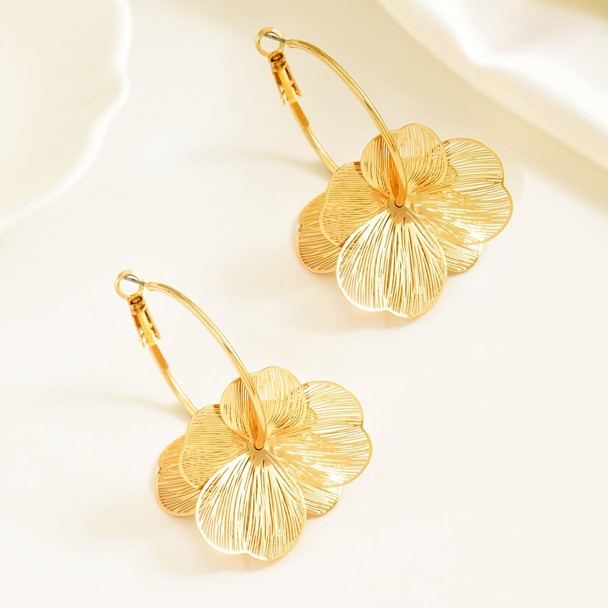1 Pair Women's Vintage Style Double-Layer Hollow Hoop Earrings - Bold Golden-Tone Copper, Iron Ear Needle, All-Season Accessory | Daily Wear & Party Suitable | Versatile Design