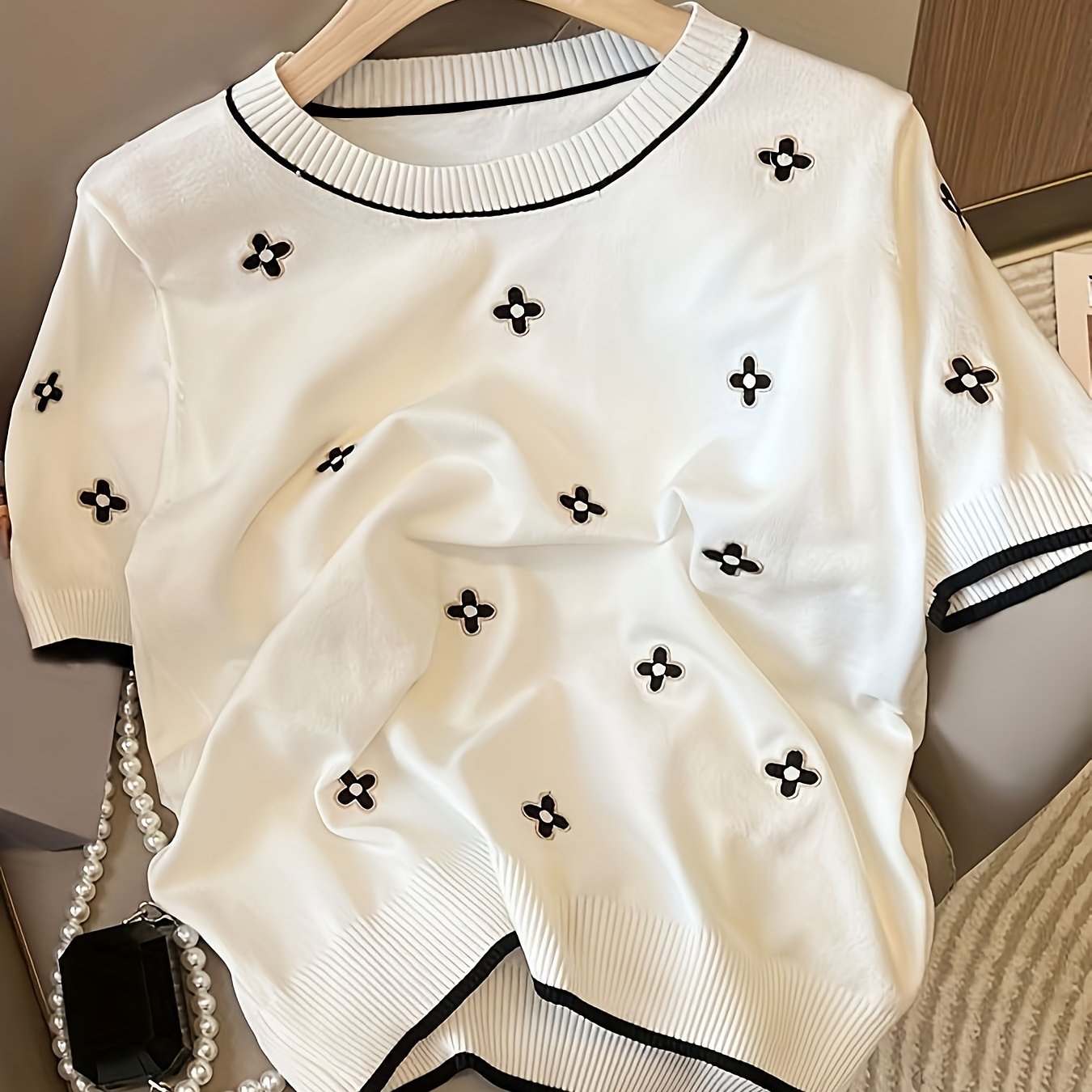 Women's Casual Knit Sweater - Lightweight, Embroidered, Crew Neck, Short Sleeve Top in Contrast Colors