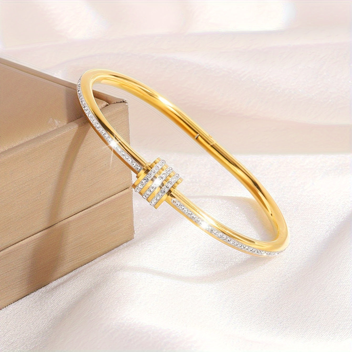 5pcs Elegant Golden-Toned Stainless Steel Bracelet Set with Heart Charms & Sparkling Rhinestones - Ideal Gift for Her, All-Season Wear, Delicate, Single Row Diamond, Triple Layer Diamond