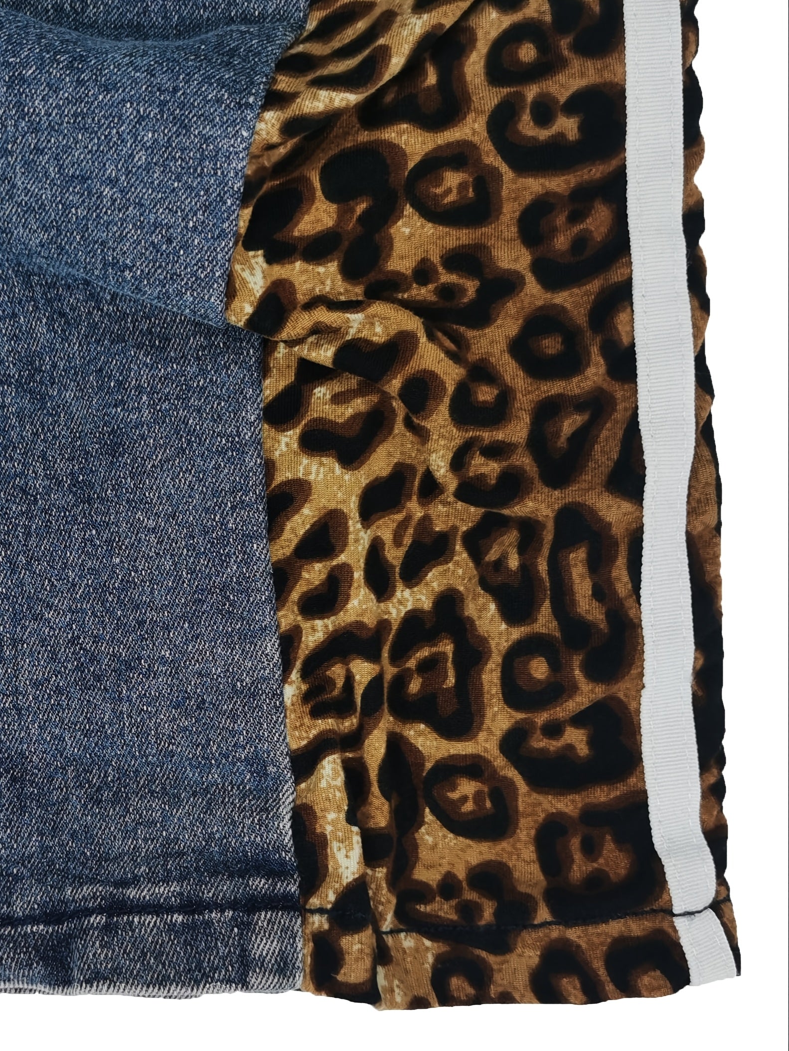 Trendy High-Waisted Wide-Leg Denim Pants With Leopard Print Side Stripes Fashion Forward Statement Piece