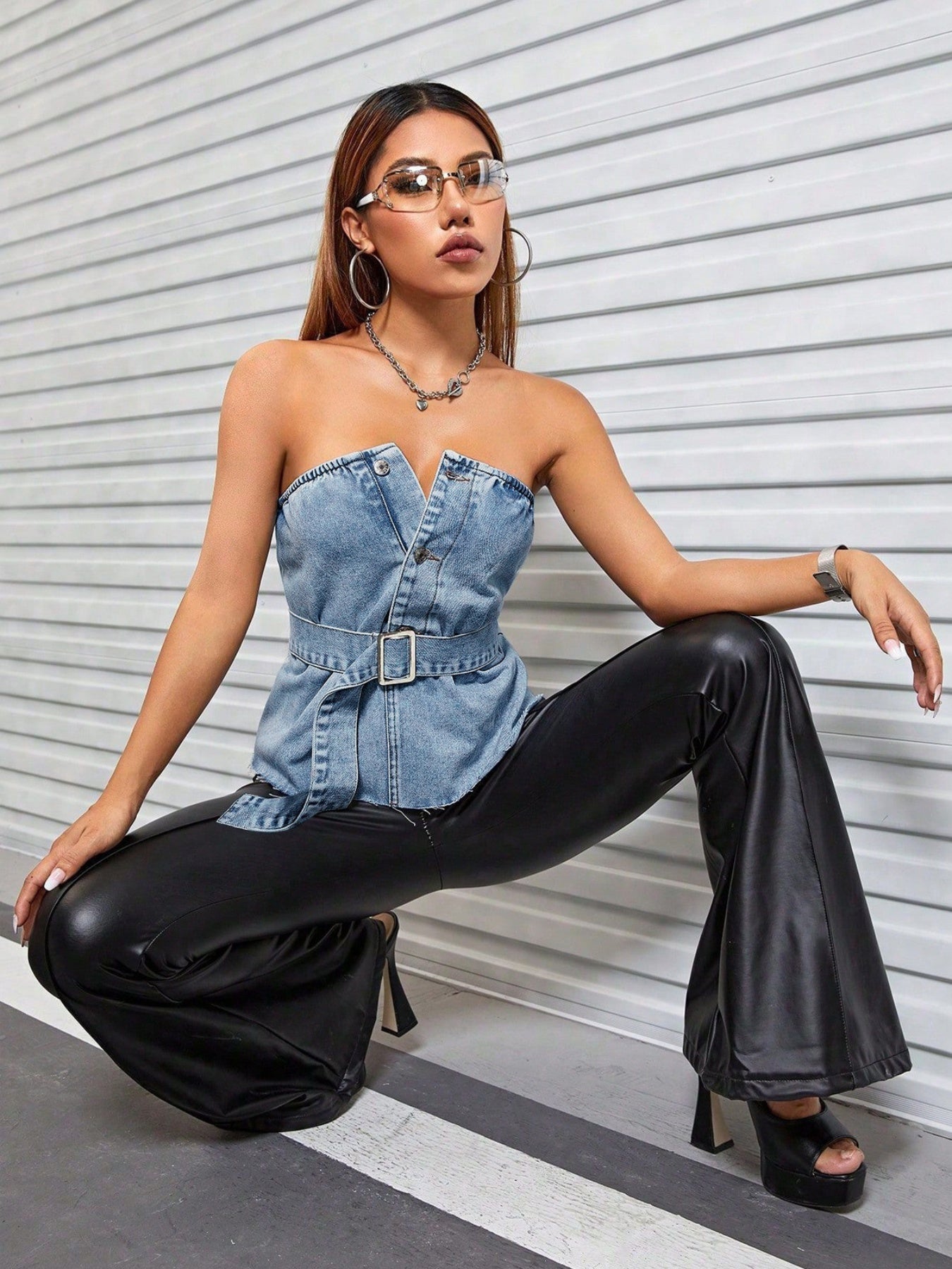 Women Slim Fit Crop Denim Tube Tops Solid Color Button-up Off Shoulder Sleeveless Backless Denim Shirts with Belt Summer Streetwear