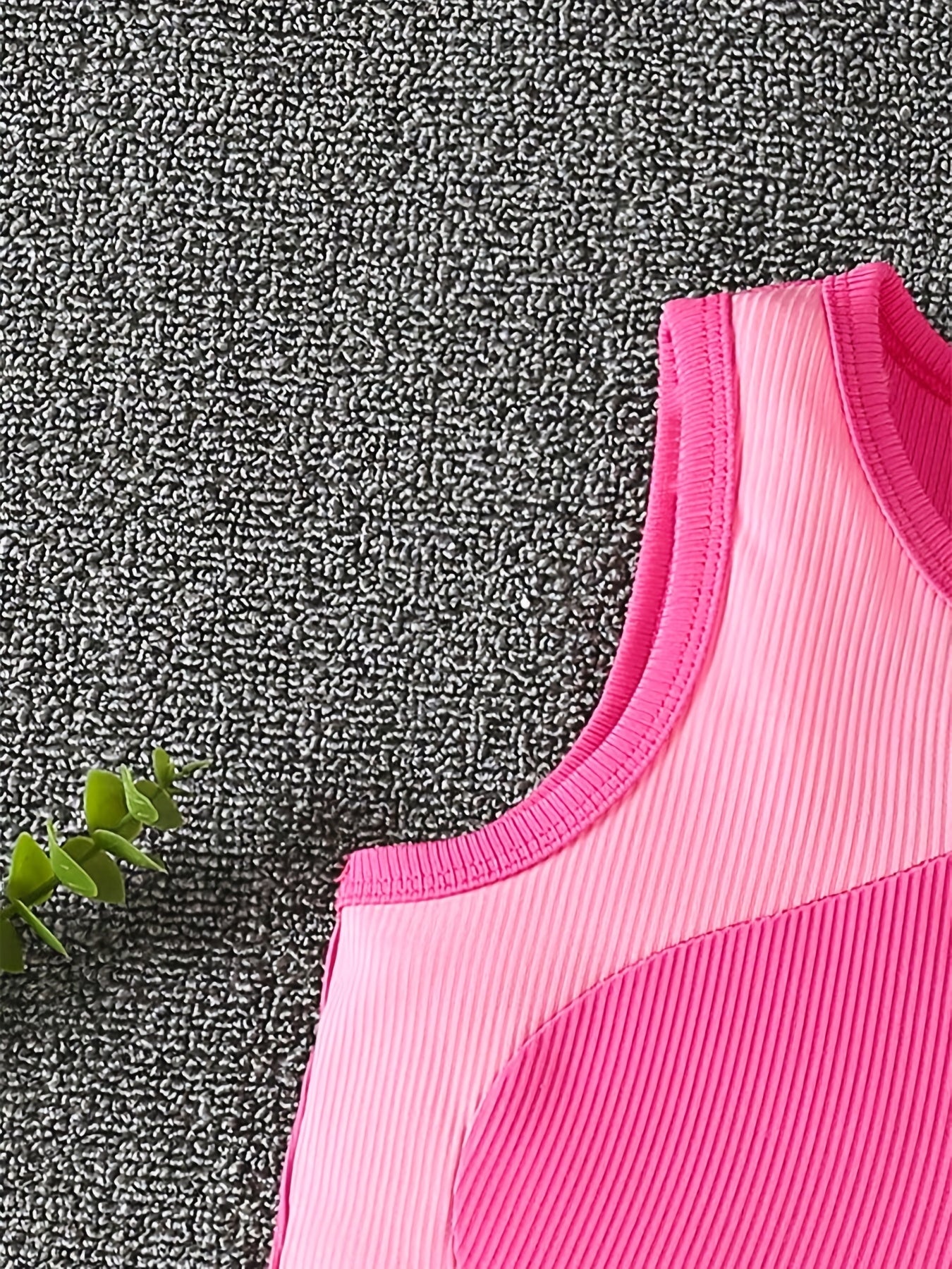 A Sleeveless Ribbed Knit Tank Top in Three Colors for Girls, Suitable for Casual Everyday Wear, Designed for Girls Aged 7 to 14.