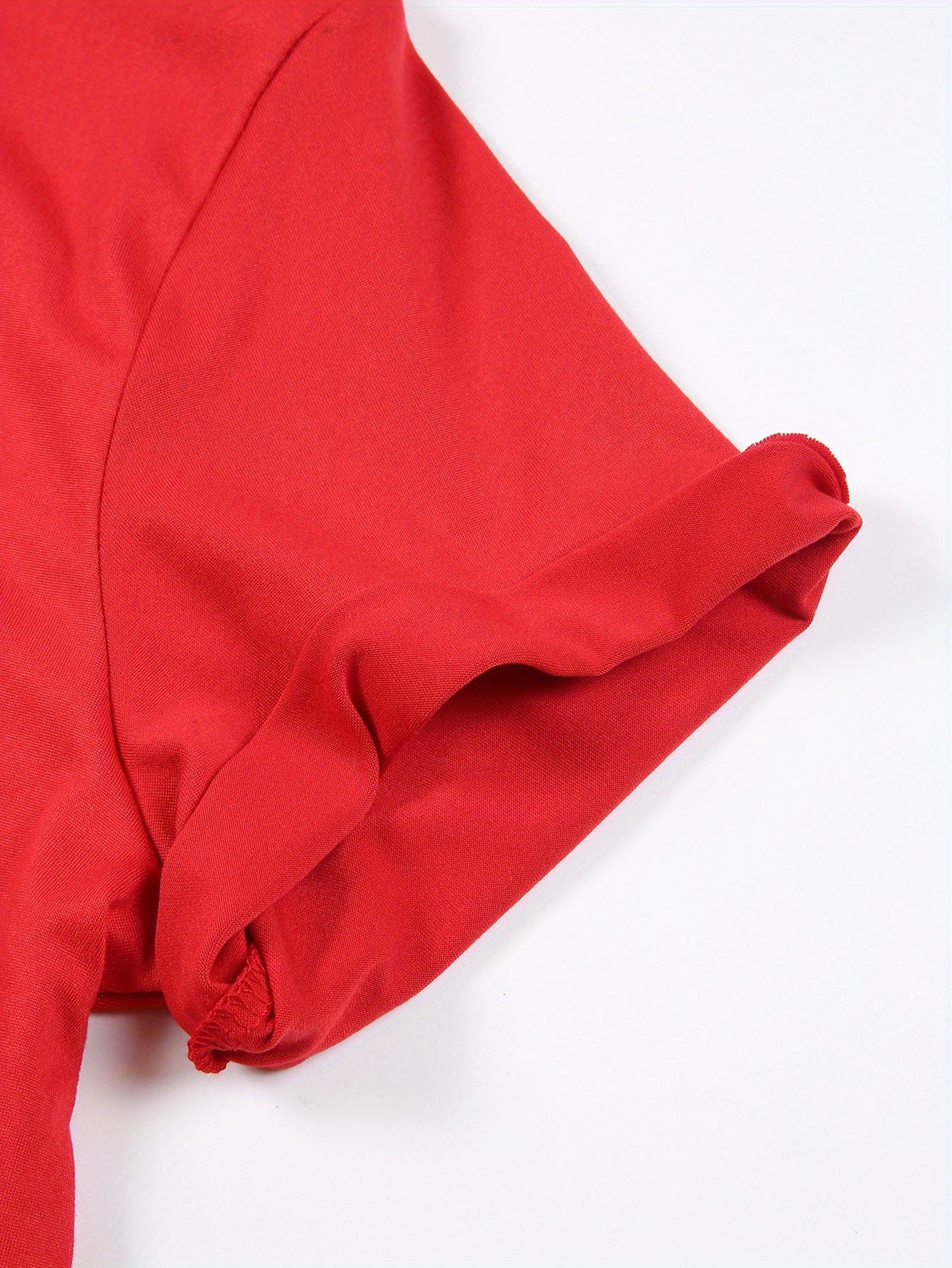 [Everyday Comfort] Women's Red Graphic T-Shirt - "You Smell Like Drama and a Headache" Funny Casual Short Sleeve Tee, Lightweight 180g Polyester, Perfect for Valentine's Day, Running, Work, Travel & Casual Attire, Travel Frie