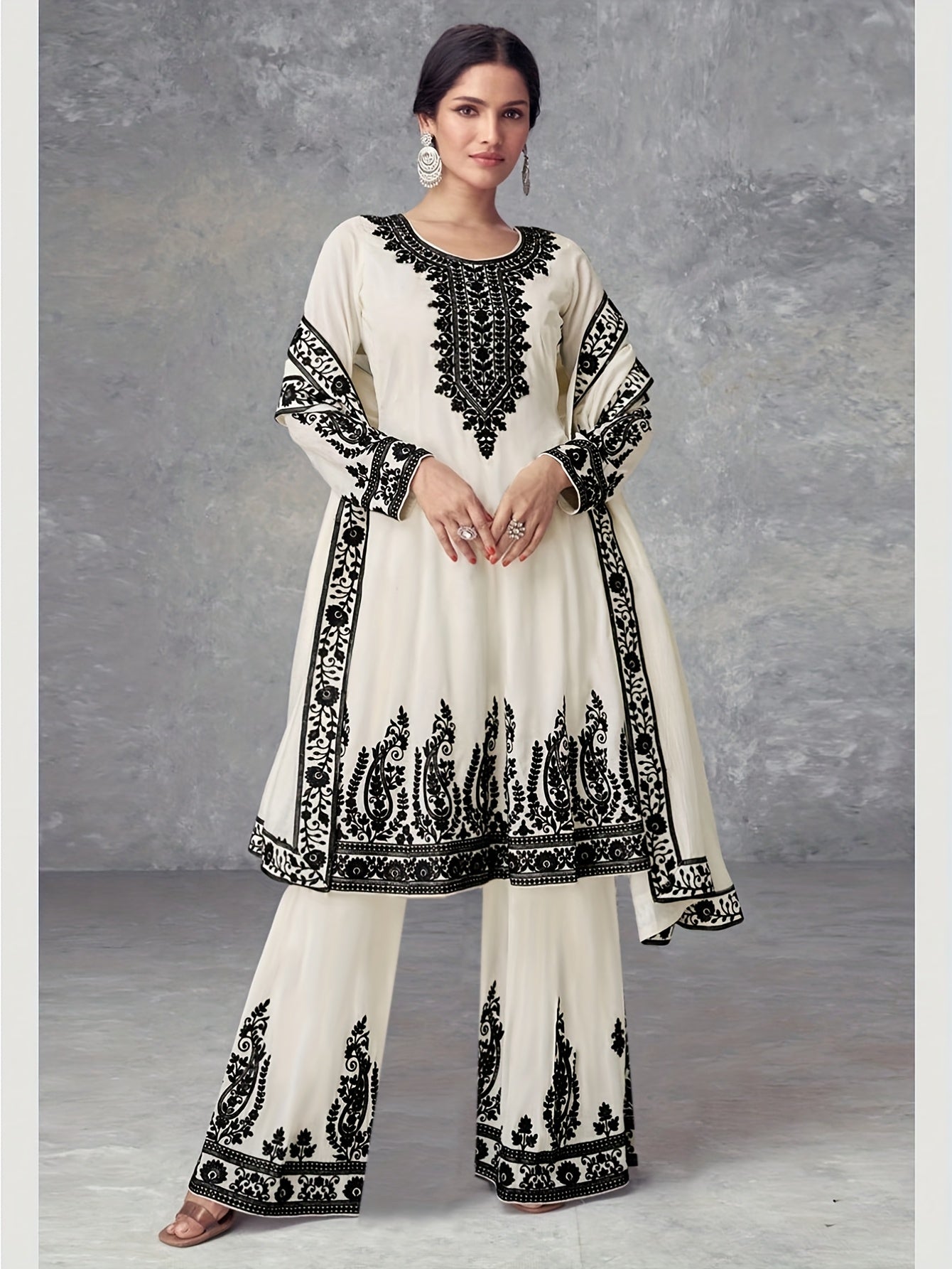 Women'S Loose Fit Ensemble Set with Floral Pattern - Elegant Long Sleeve Dress & Traditional Jewelry, Beige with Black & White Design, Perfect for Spring/Fall, Cultural Wear|Elegant Evening Wear|Polyester Ensemble
