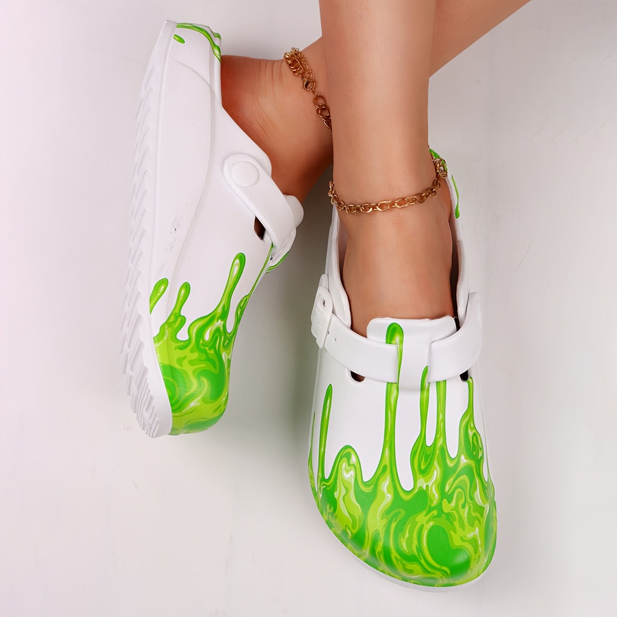 Women's Trendy Tie-Dye & Graffiti Print Clogs - Breathable, Non-Slip EVA Summer Sandals for Beach & Garden
