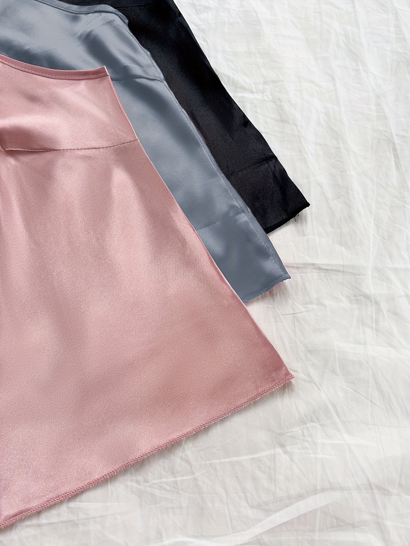 6pcs Set of Stylish And Sexy V-Neck Camisole And Ruffled Shorts Made of Faux Silky, Perfect for Casual And Comfortable Wear in All Seasons.
