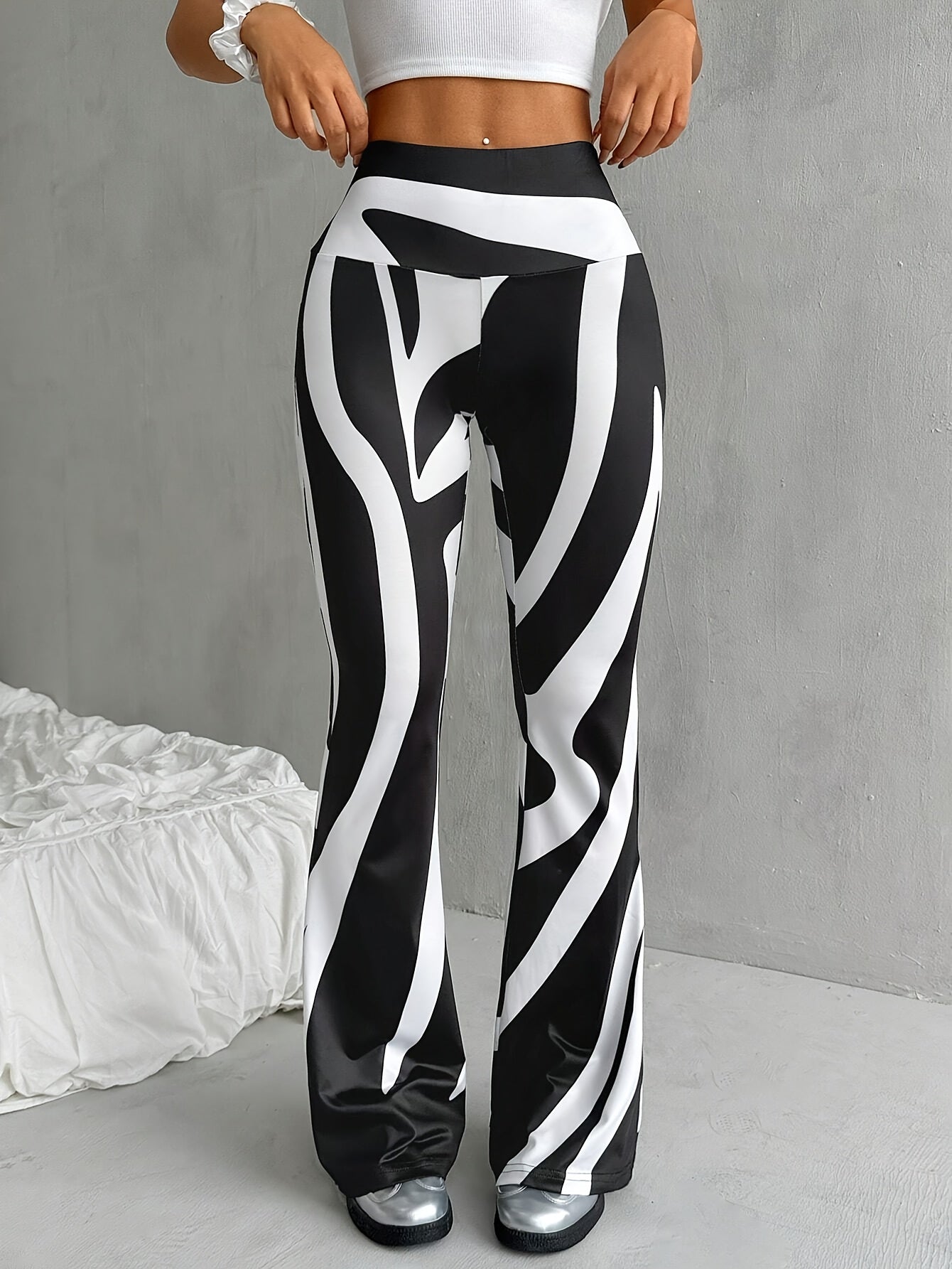 Elegant High-Waist Zebra Print Flare Pants for Women - Stretchy Polyester Bell Bottoms with Slim Fit, Machine Washable, Perfect for All Seasons