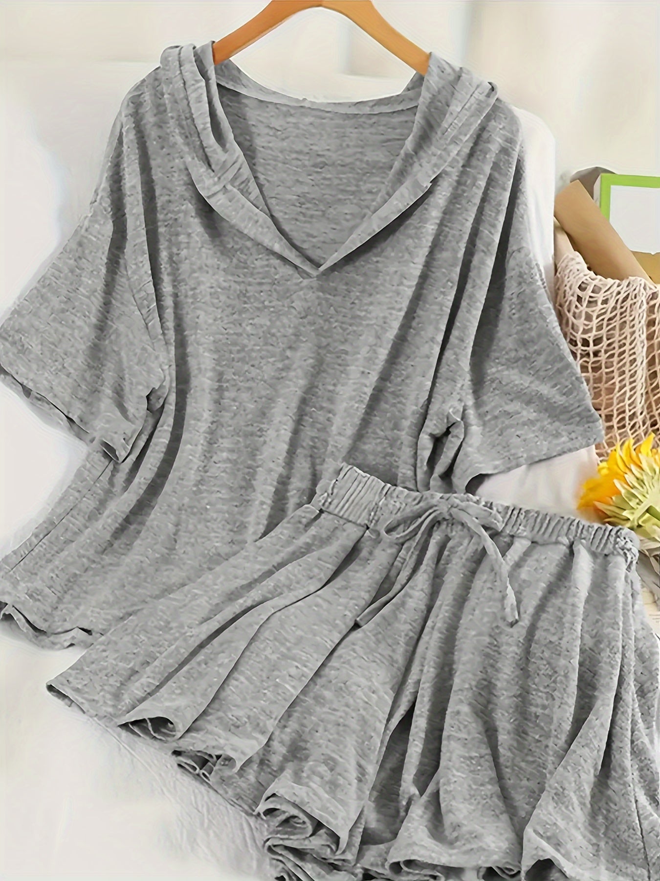 Spring/Summer Women'S Casual Set: Short-Sleeved Hoodie Top with Ribbed Hem And Elasticated Shorts