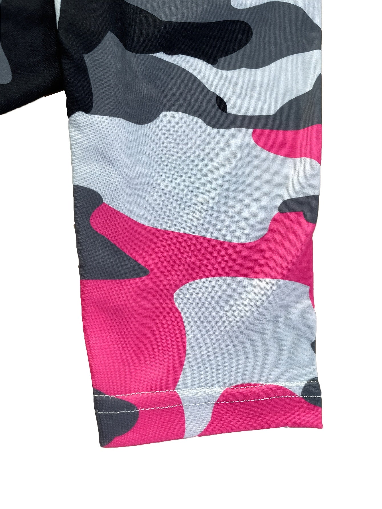 Adorable 'BEBE' Letter Print & Camo Patchwork Spring/Summer Set - Comfy Polyester Blend T-Shirt & Joggers, Machine Washable, for Women
