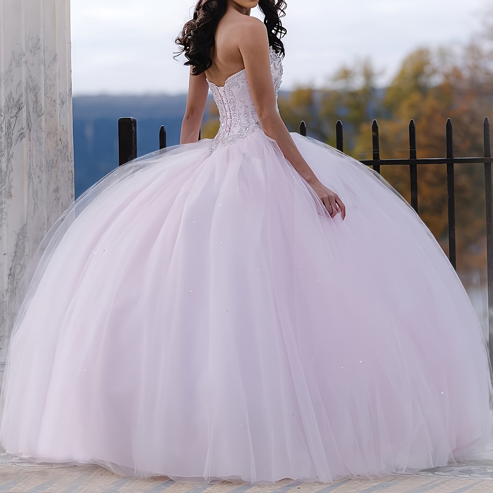 A Women'S Wedding Dress with Built-In Petticoat And Six Hoops, Suitable for Mid-Length, Party Dresses, And Bridal Accessories. It Enhances The Fluffiness of The Wedding Gown, Offers Comfort, Is Dry Cleanable, And Has N