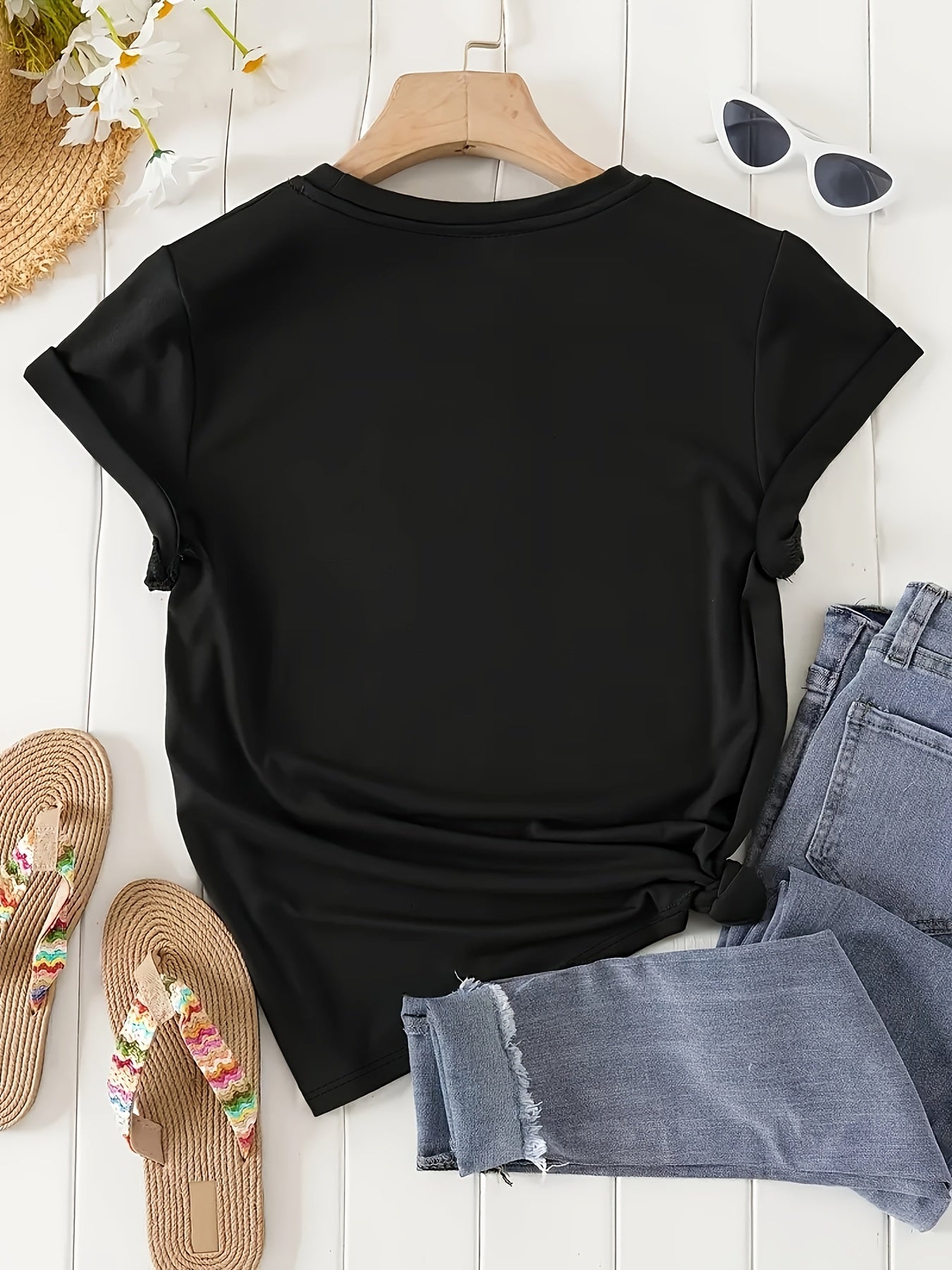 Women'S Pink Pony Club Graphic Tee - "I'm Gonna Keep on Dancing" Print, Casual Crew Neck Short Sleeve T-Shirt, Spring/Summer Fashion Top, Cute and Elegant Styl