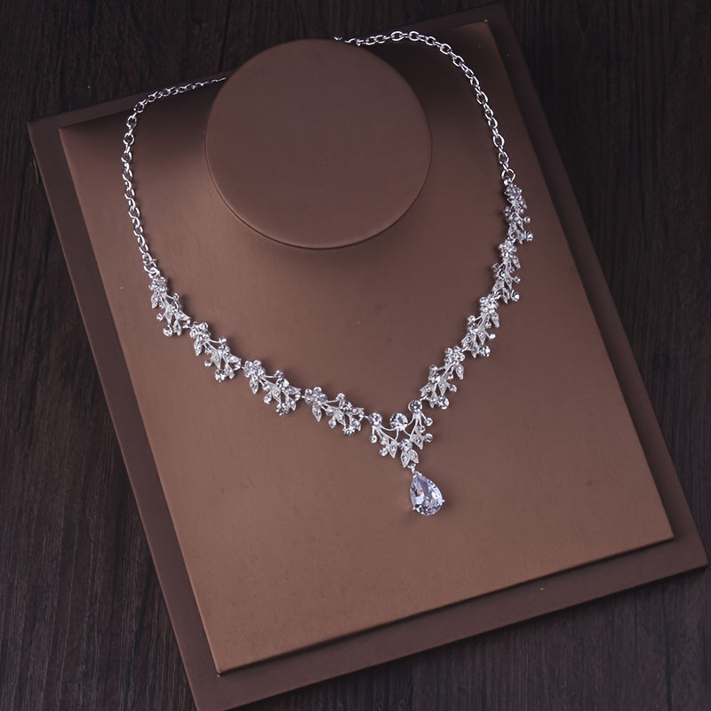 Bridal Accessories: A Necklace And A Pair Of Earrings Made Of Zirconia, Perfect For Wedding Banquets And Evening Parties.