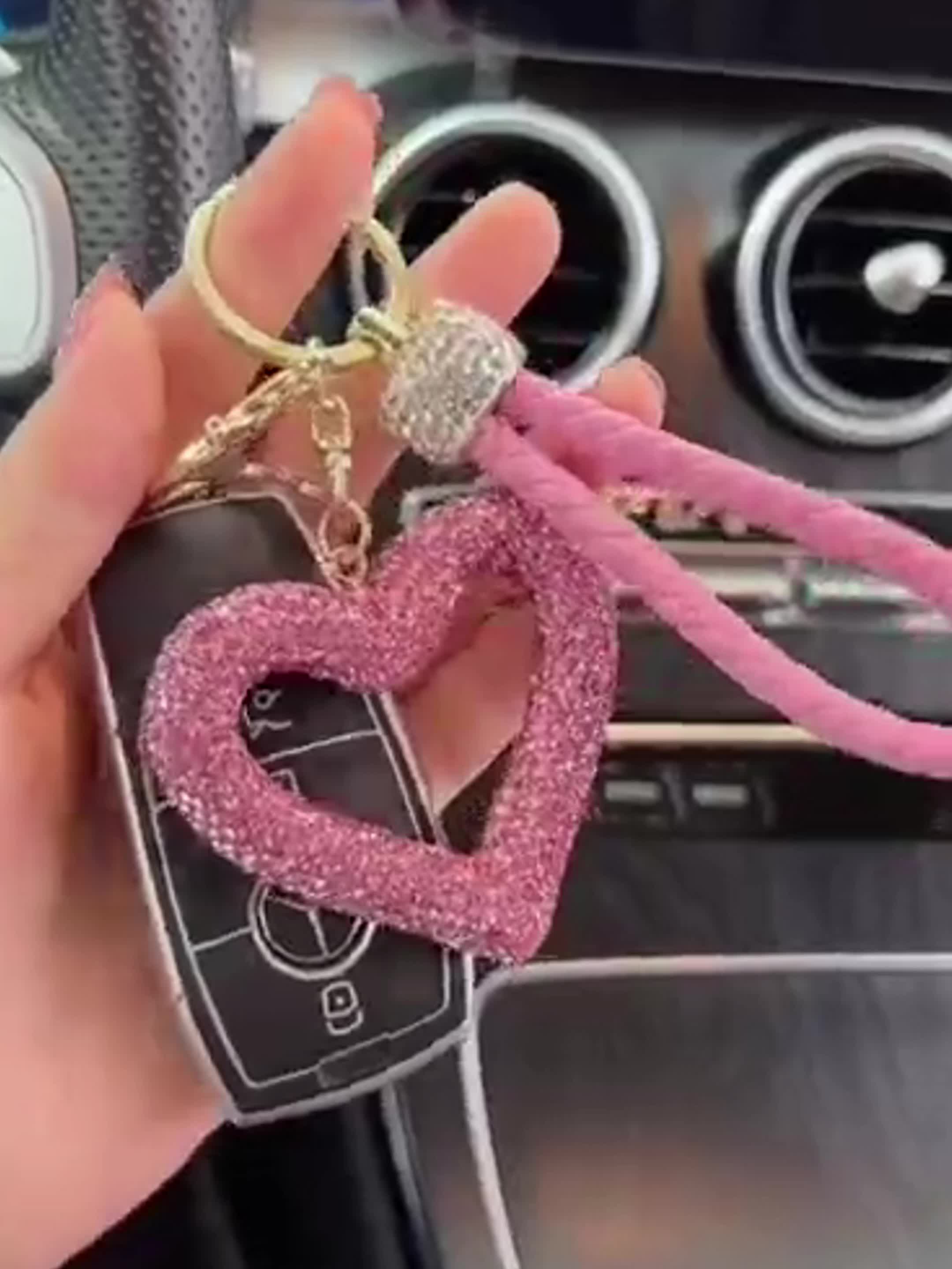 Resin Heart-Shaped Keychain with Rhinestone Accents, Cartoon Themed Ladies Novelty Keyring, Lobster Clasp, Single Individual Piece, Christmas Holiday Decorative Accessory
