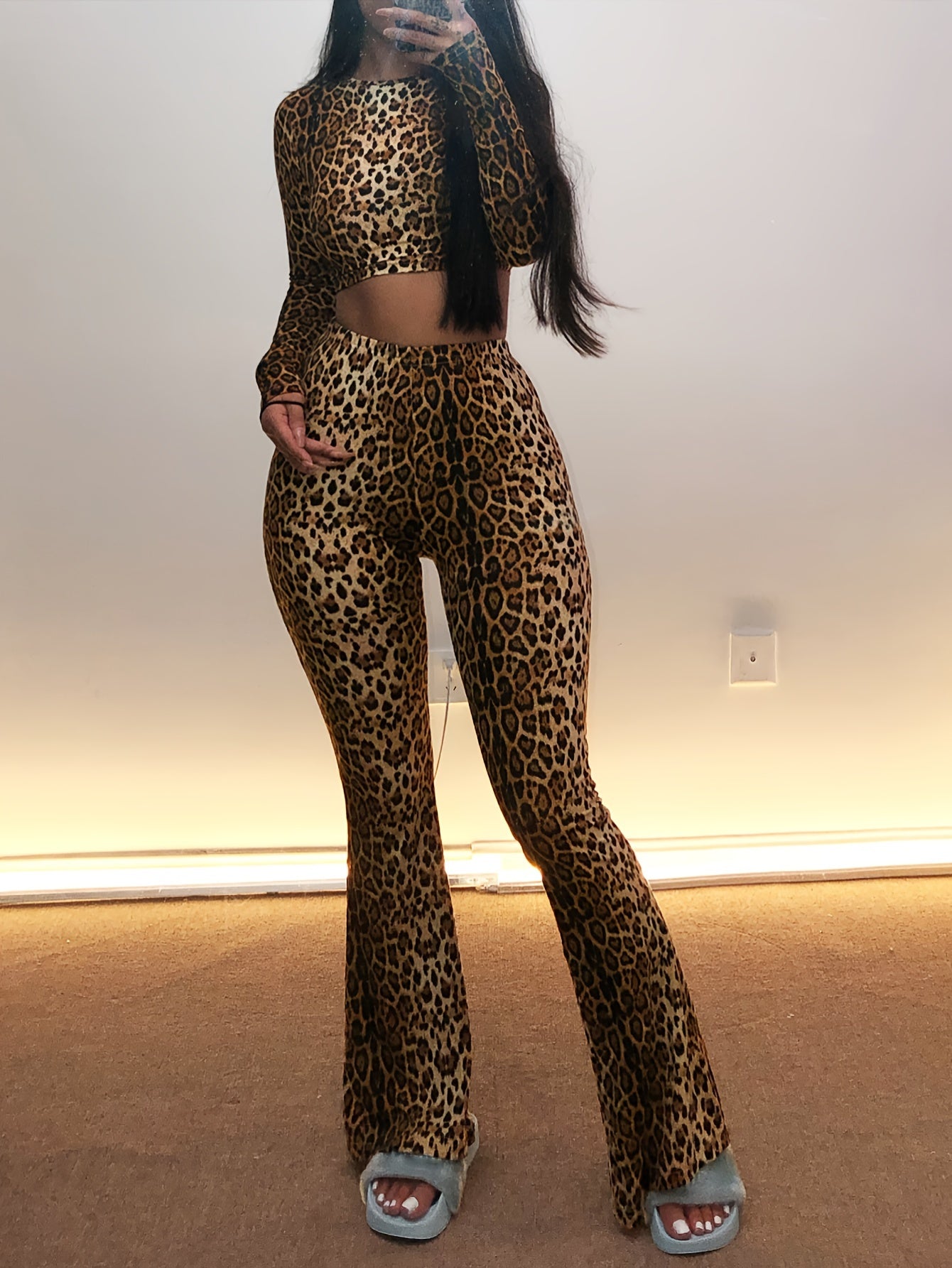 Chic Leopard Print 2pcs Set: Sexy Long Sleeve Crop Top & High-Waist Stretch Flare Pants - Perfect for Spring, Fall & Winter