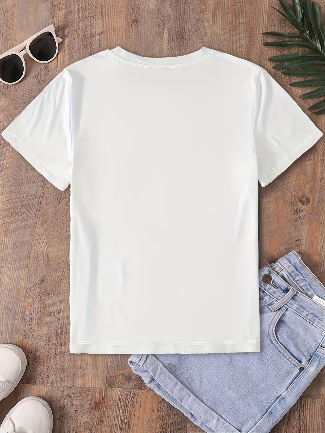 Women'S Pink Pony Club Graphic Tee - "I'm Gonna Keep on Dancing" Print, Casual Crew Neck Short Sleeve T-Shirt, Spring/Summer Fashion Top, Cute and Elegant Styl