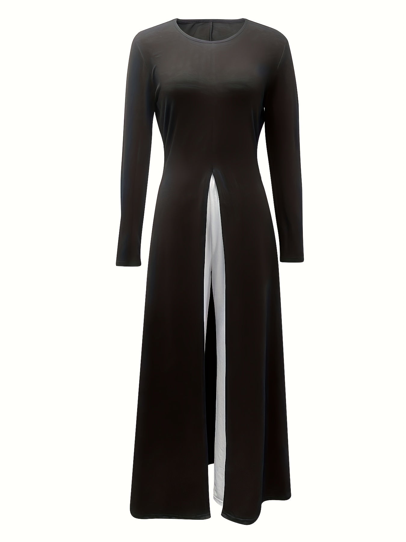 Fashionable Black And White Casual Outfit for Women'S Wear, Directional Style.