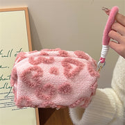 Sweet and Lovely Heart Hand Carry Pillow Bag Cosmetic Bag, Essential Travel Item for Women, Skin Care Storage Bag, Cosmetic Bag, Coin Lipstick Cosmetic Storage Bag, Travel Bag Storage Bag, Sanitary Napkin Storage Bag, Makeup