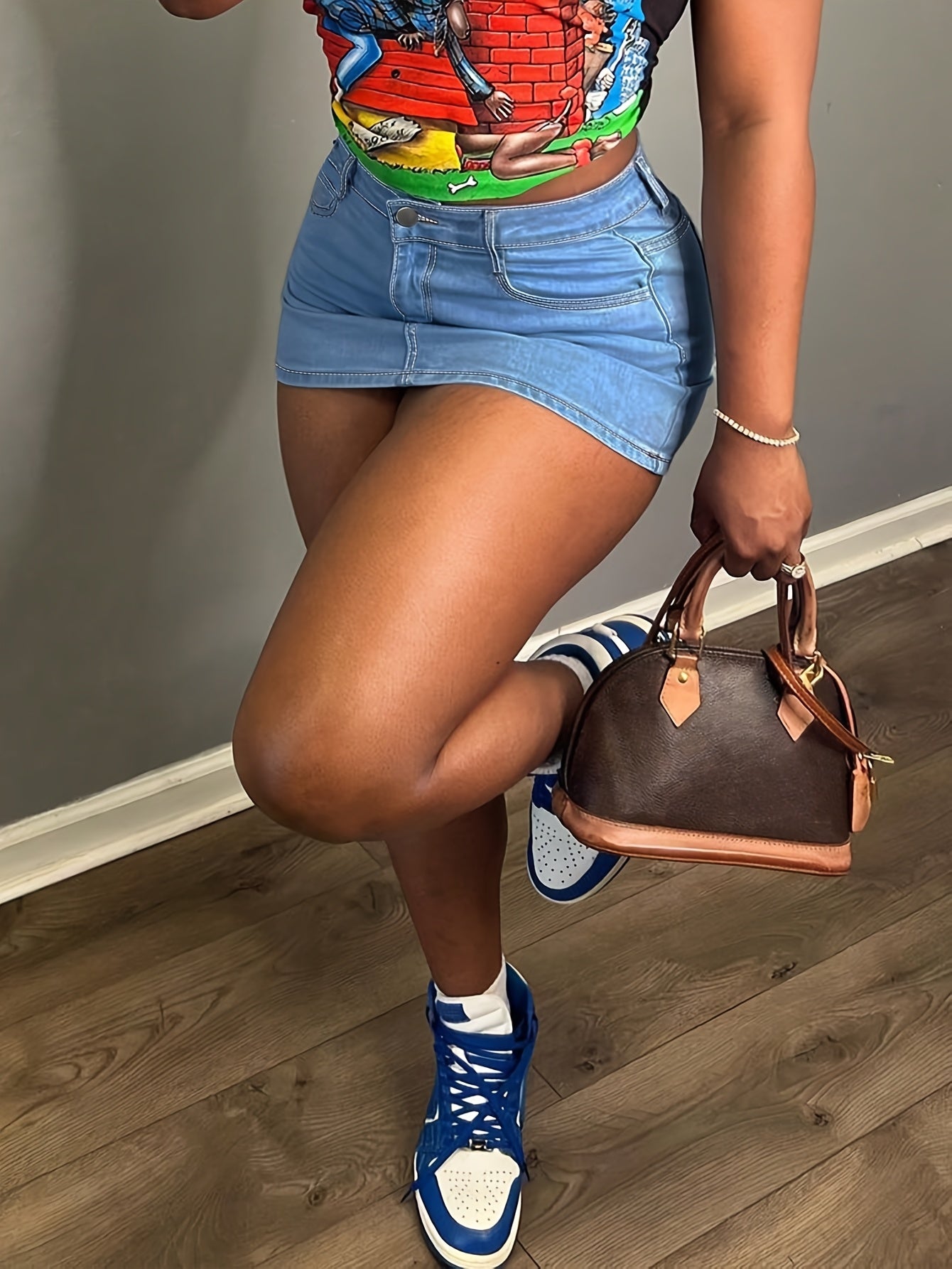 Women's High-Waisted Seam-Detail Bodycon Denim Skirt - Stretchy, Casual & Versatile Summer Style with Pockets, Light Blue Jean Mini for Everyday or Evening Wear