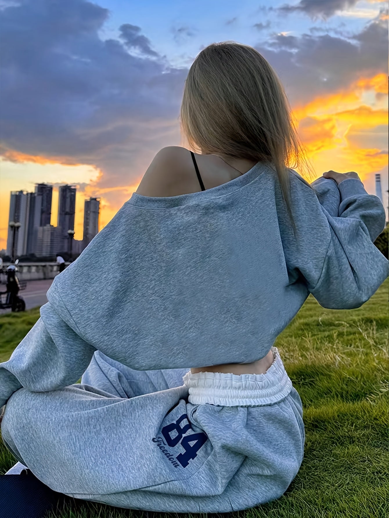 2pcs Women'S Casual Asymmetric Neck Digital Print Sweatshirt And Sweatpants Set, Spring/Autumn