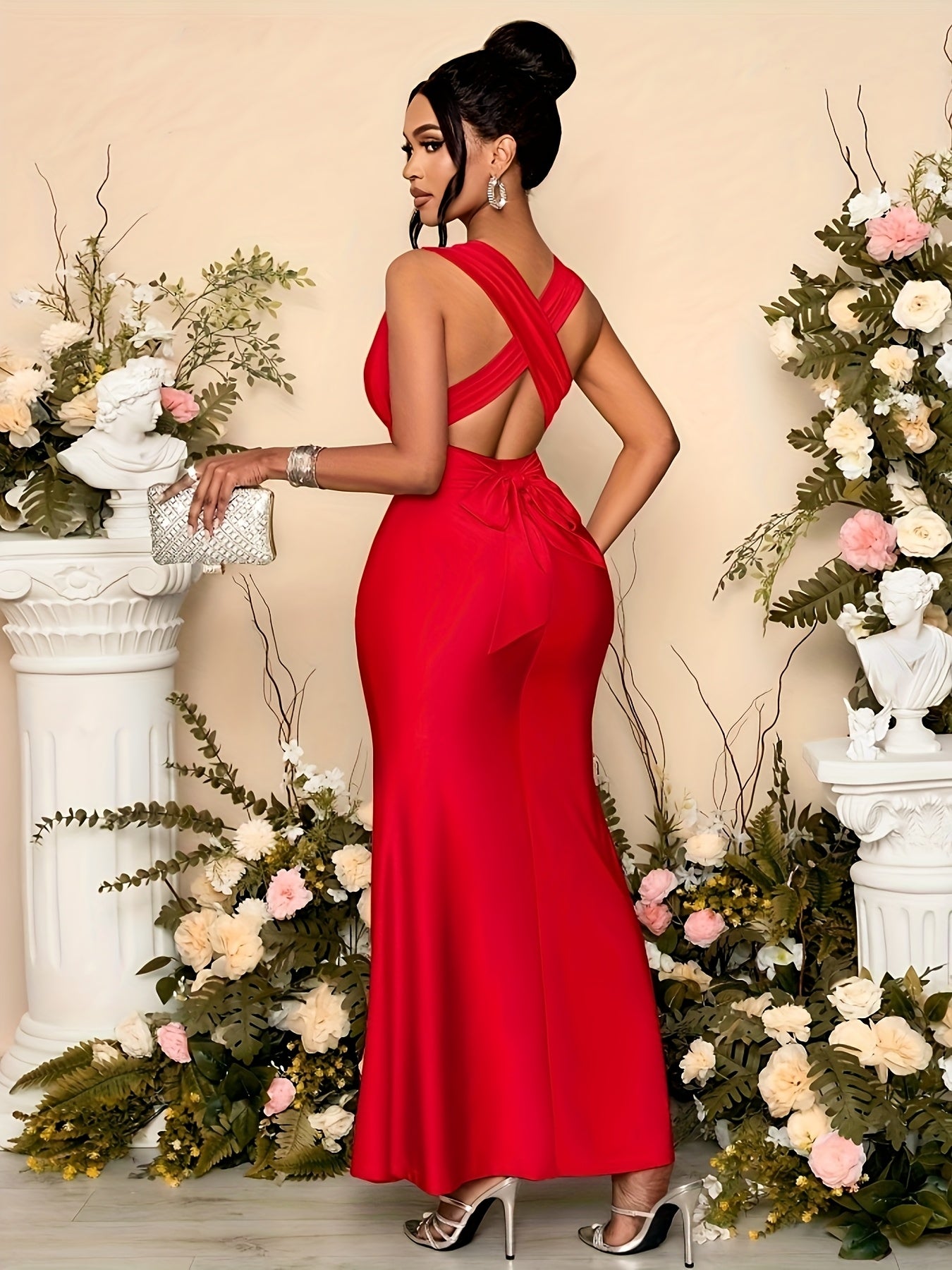 Elegant Red Deep V-Neck Sleeveless Mermaid Gown with Ruched Detail, Perfect for Weddings, Parties, and Date Nights, Wedding Dress