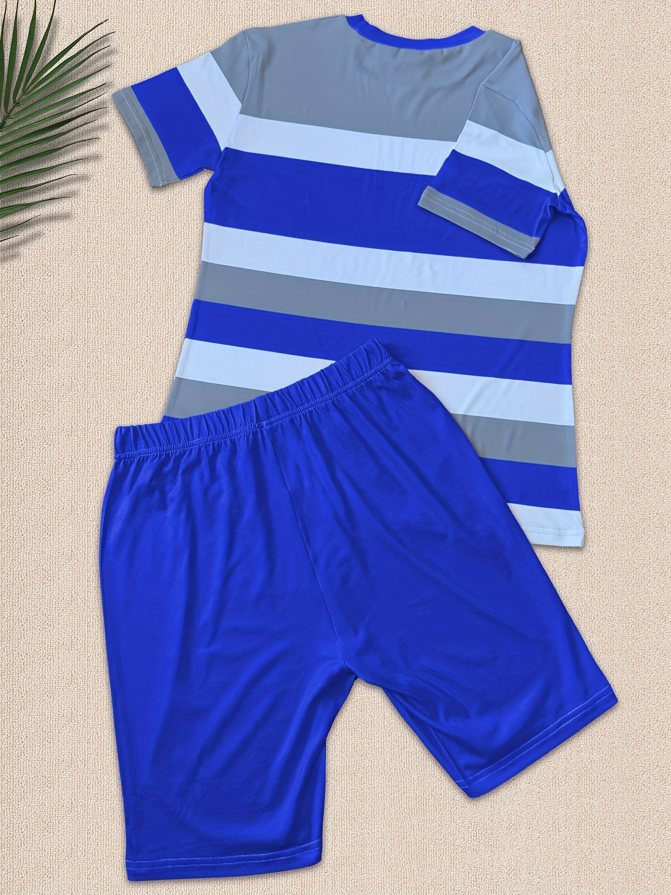 Two-Piece Queen Print Color Block Crew Neck T-Shirt & Biker Shorts Outfit - Soft Mid-Elasticity Polyester Fabric, Random Striped Pattern, Machine Washable, Spring/Summer Casual Wear - Vibrant Colors, Comfortable Fit