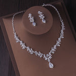 Bridal Accessories: A Necklace And A Pair Of Earrings Made Of Zirconia, Perfect For Wedding Banquets And Evening Parties.
