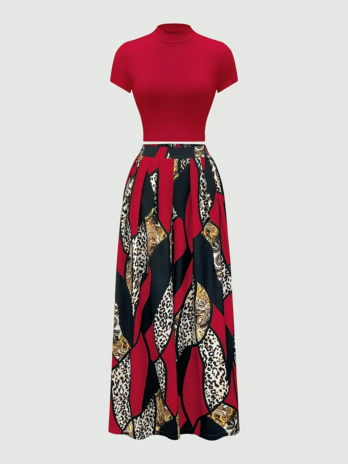 A Fitted Short-Sleeve T-Shirt Paired with Elastic Waist Printed Wide-Leg Pants, Perfect for Summer.
