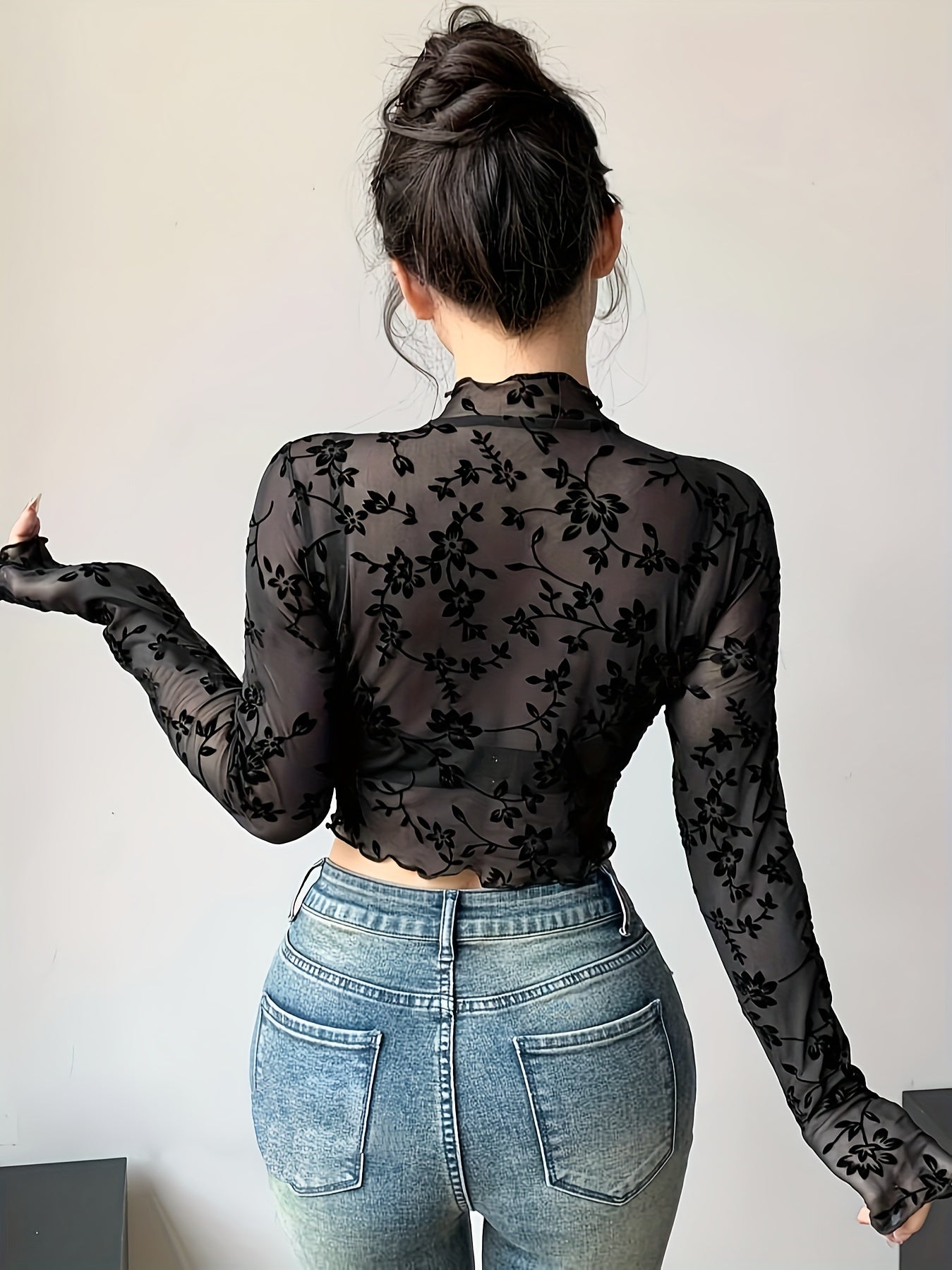 Women's Elegant Floral Lace Long Sleeve Crop Top - Stretchy Mesh T-Shirt with Scalloped Hem, Perfect for Spring & Autumn