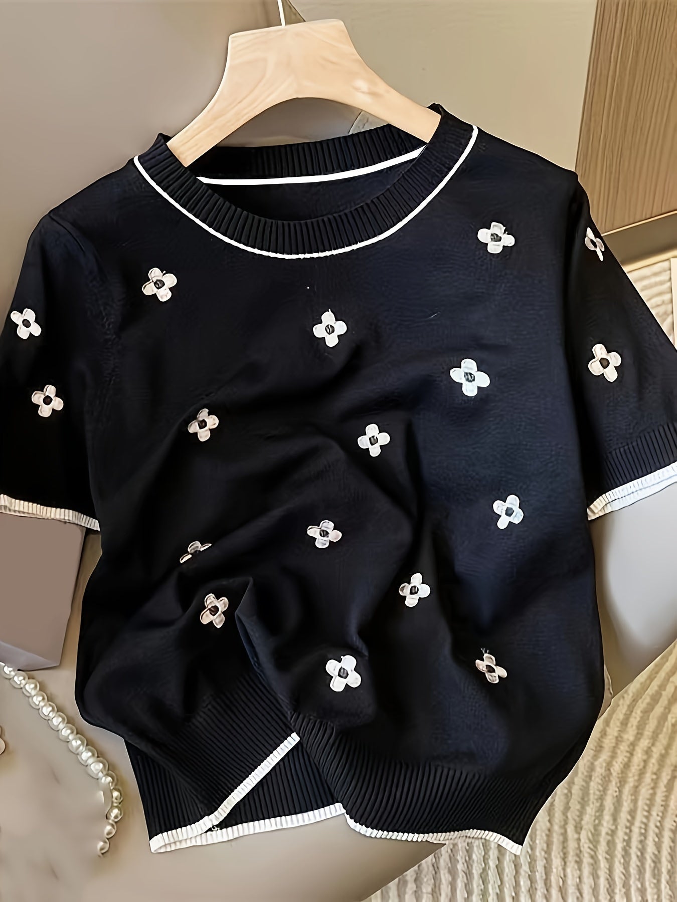 Women's Casual Knit Sweater - Lightweight, Embroidered, Crew Neck, Short Sleeve Top in Contrast Colors