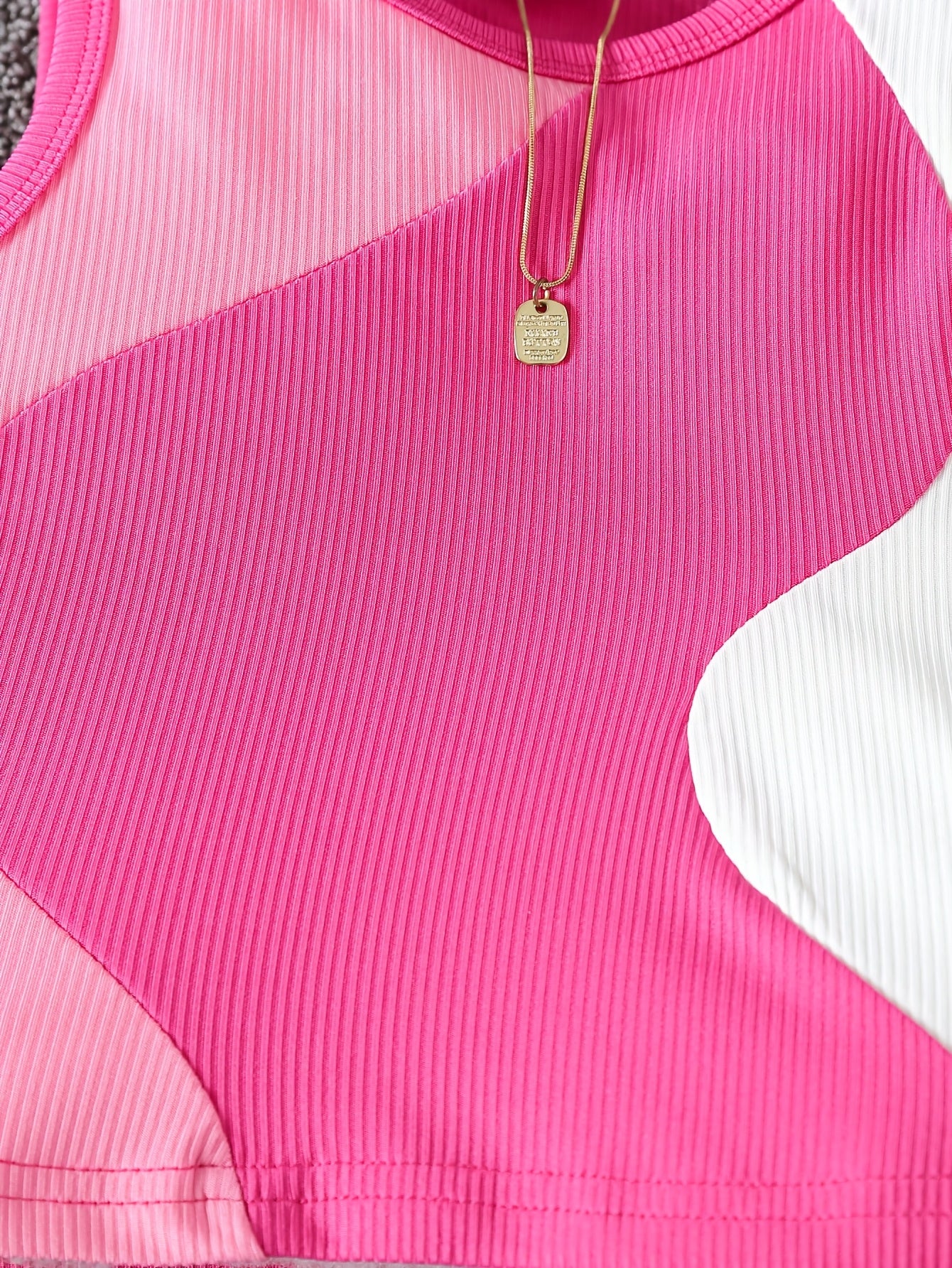 A Sleeveless Ribbed Knit Tank Top in Three Colors for Girls, Suitable for Casual Everyday Wear, Designed for Girls Aged 7 to 14.