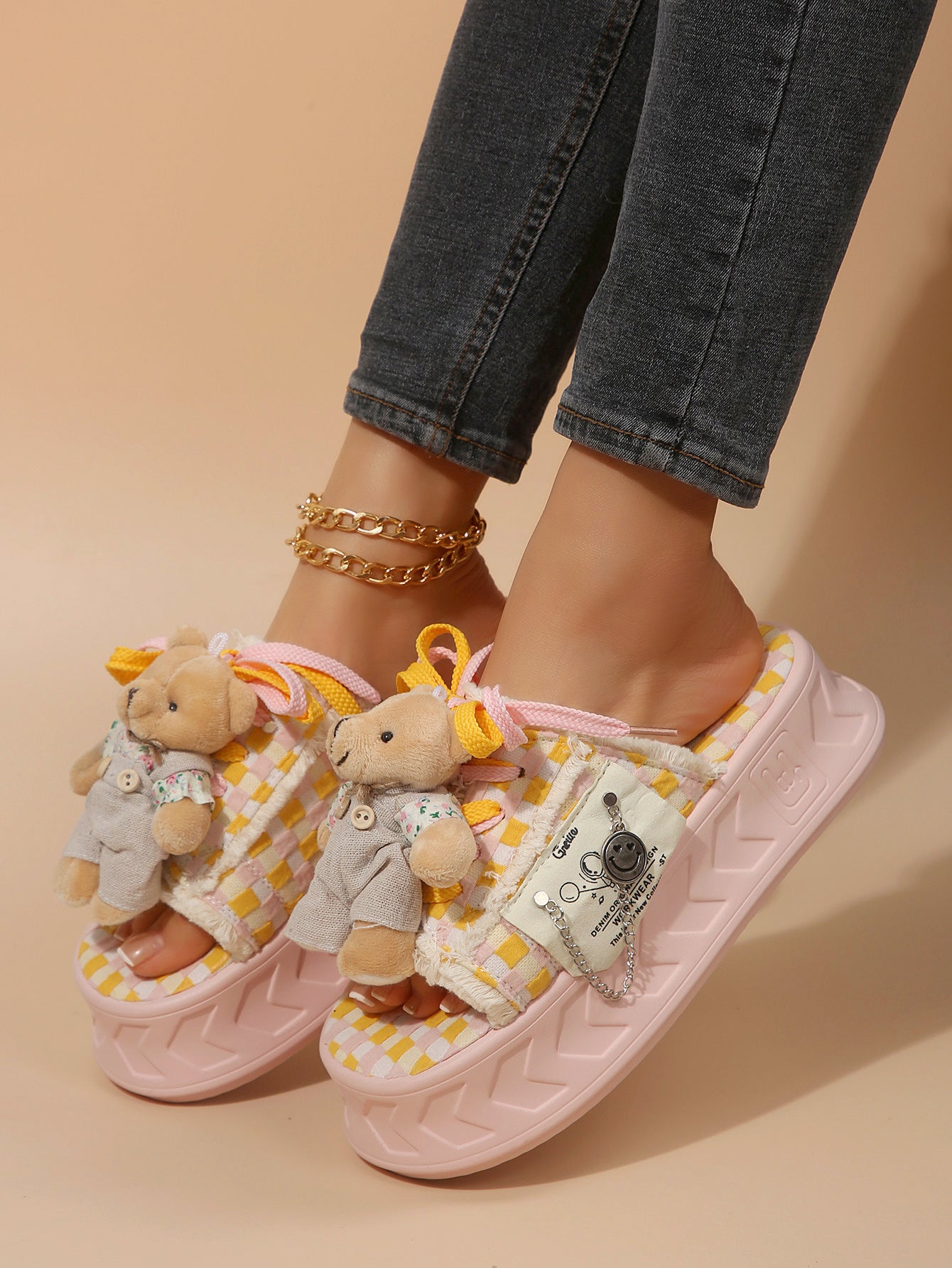 Women's Cute Bear Charm Slide Sandals - Comfy Thick Sole Pink Platform Shoes with Checkered Pattern, Casual Open-Toe Design for Casual Attire, Strappy Sandals